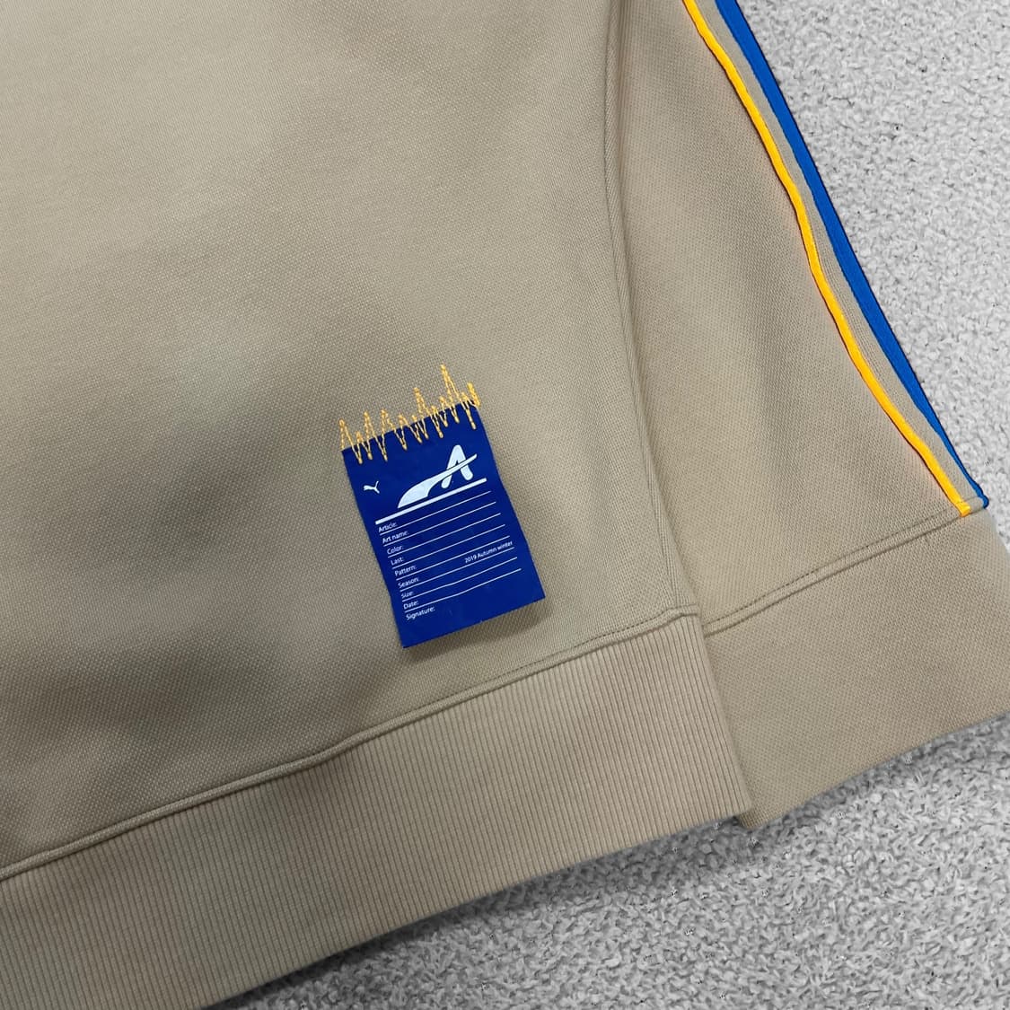 아더에러 x 푸마 터틀넥 맨투맨 스웨트셔츠 상품이미지6