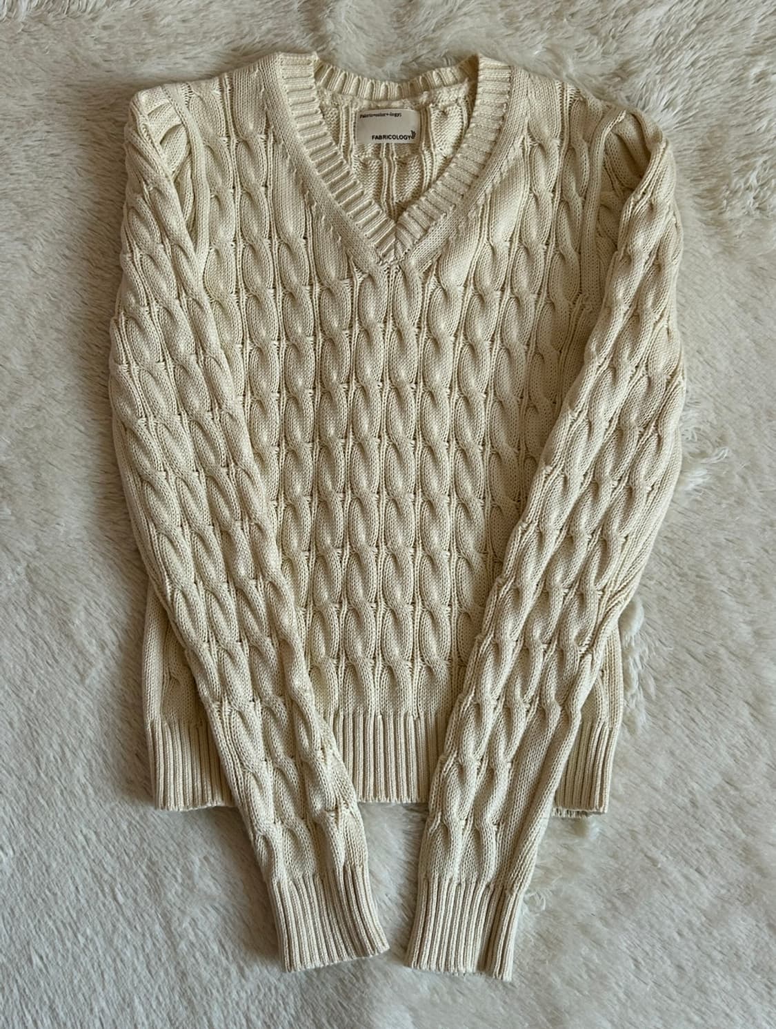 패브릭컬러지 롱 슬리브 케이블 니트 아이보리 상품이미지4