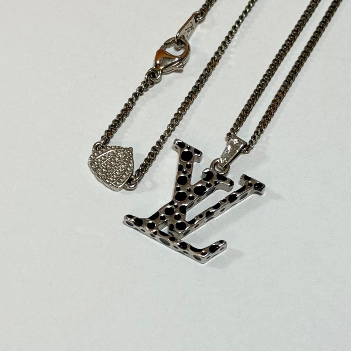 [S+급/한정판] 루이비통 x 쿠사마 야요이 인피니티 닷 펜던트 목걸이 상품이미지3