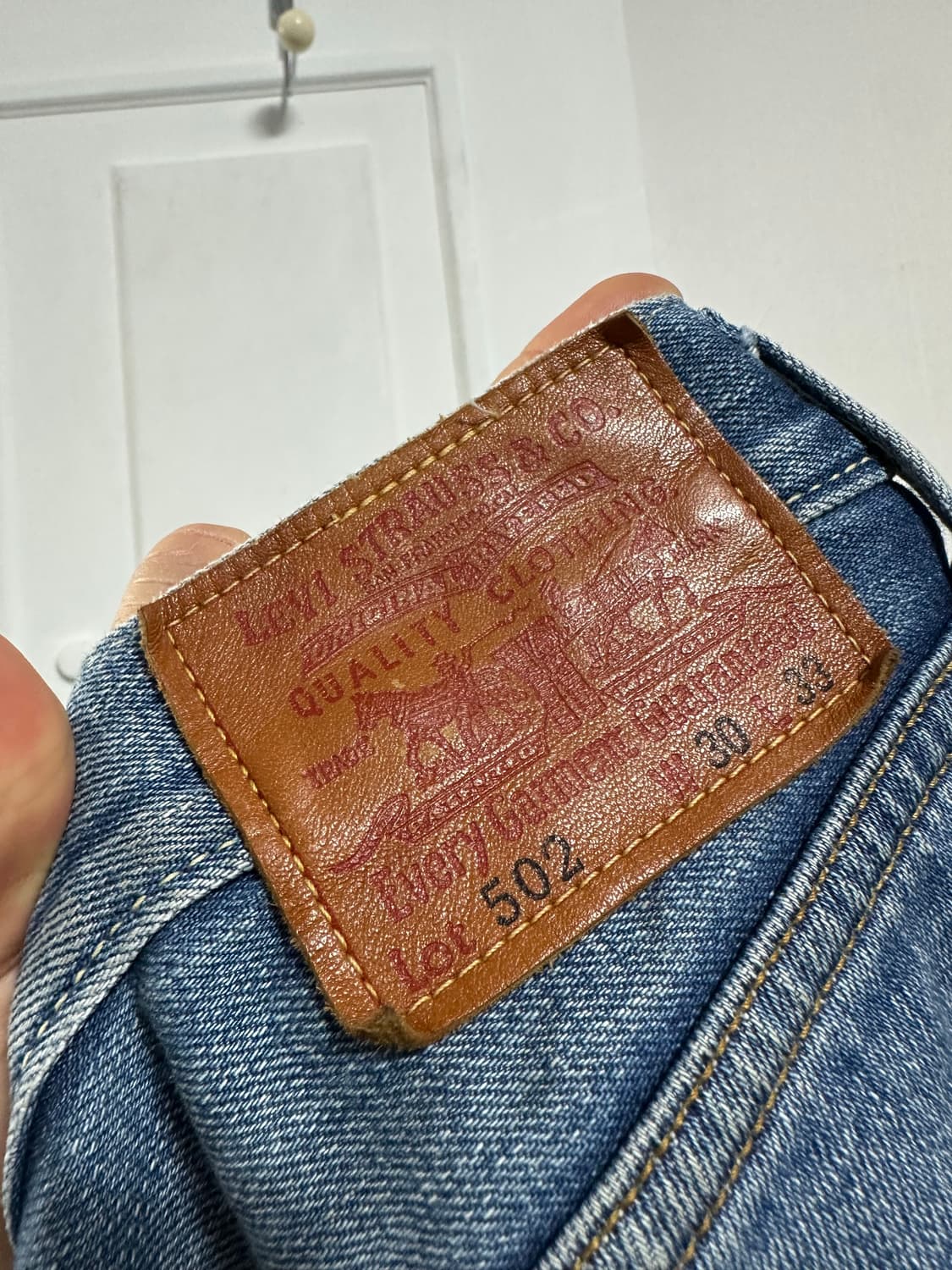 리바이스 502 리페어 데님 팬츠 상품이미지3