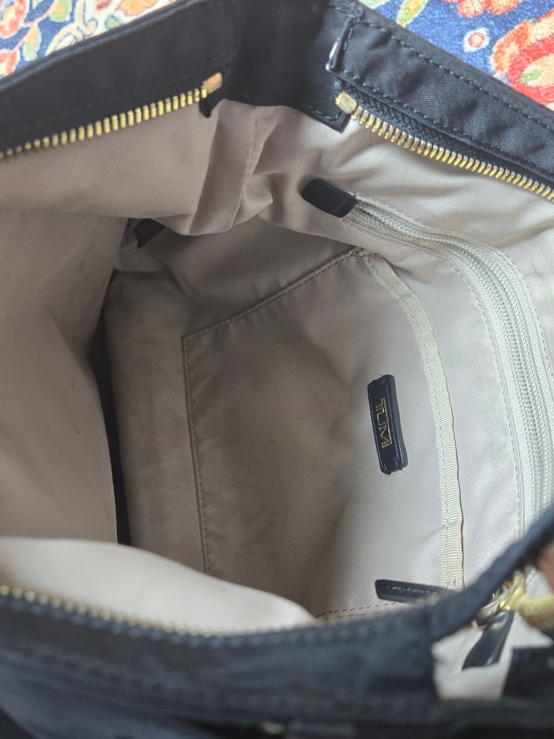 투미 TUMI 보야져 카프리 크로스백 FREE 상품이미지8