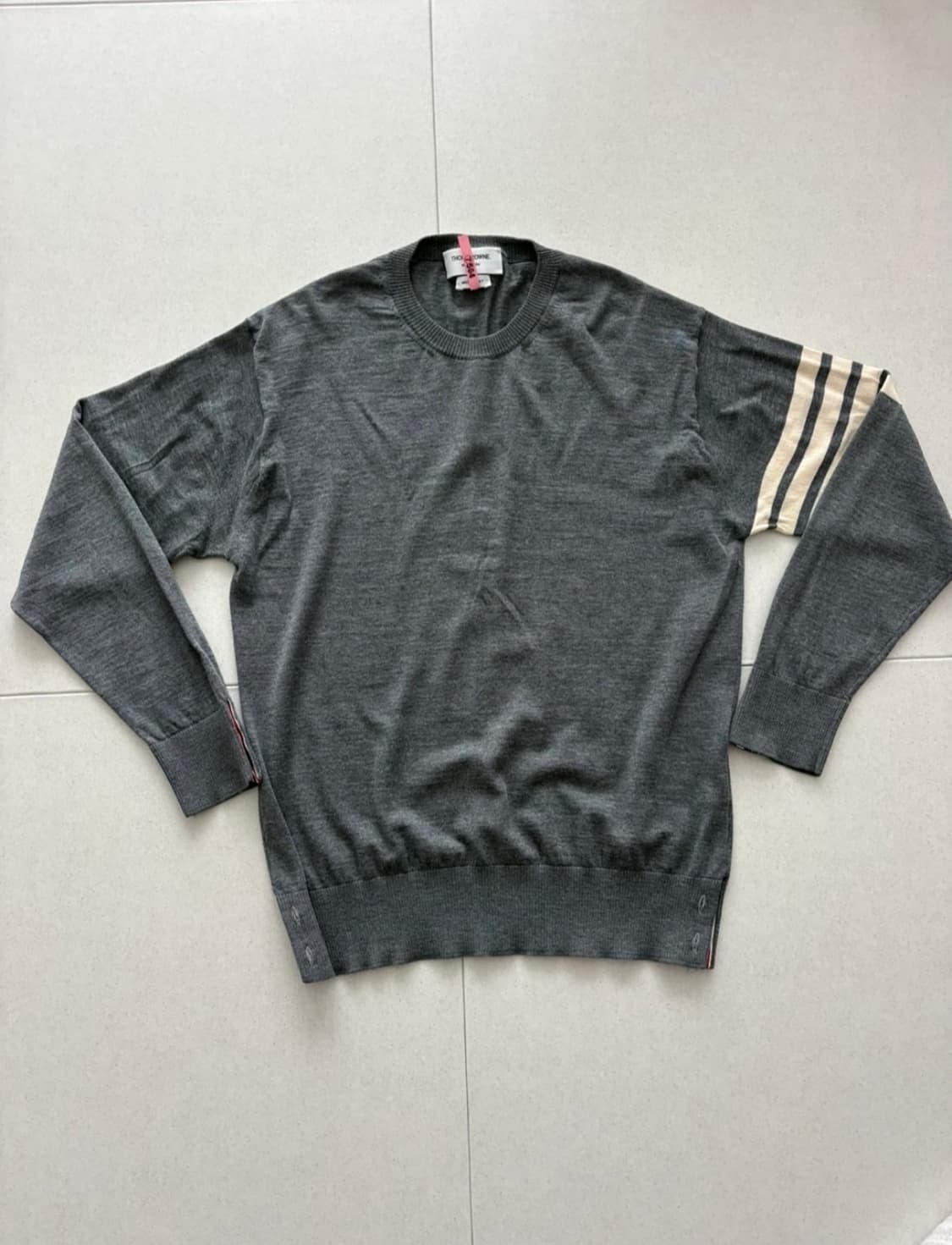 정품 톰브라운 니트 팝니다 상품이미지1