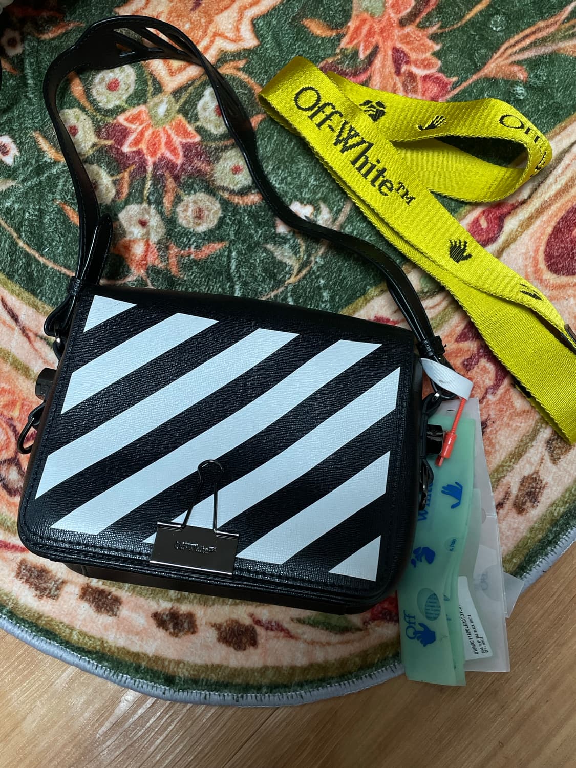 오프화이트 다이애그널 플랩바인더 블랙 백 상품이미지1