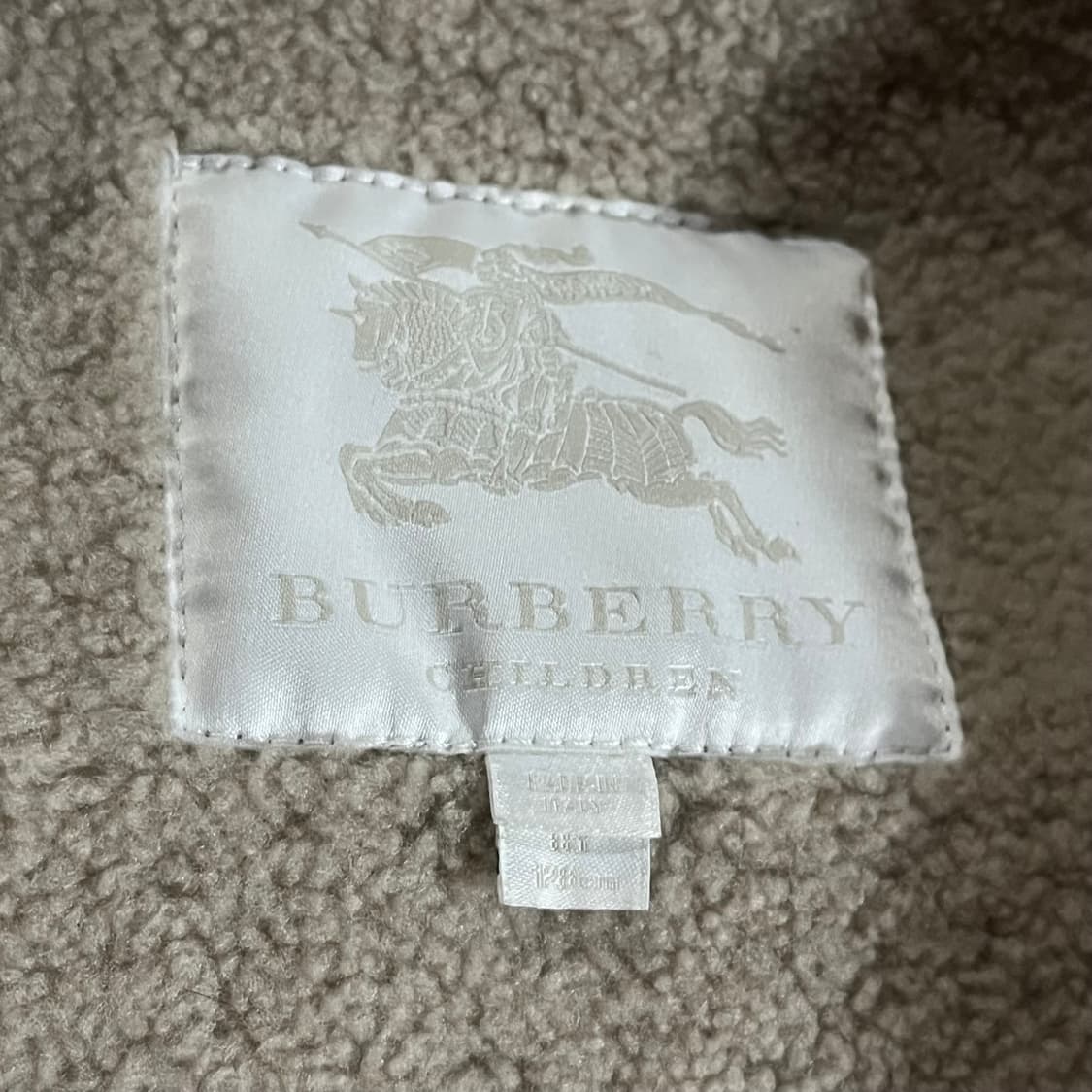 [키즈] 버버리 체크 양털 자켓 상품이미지7