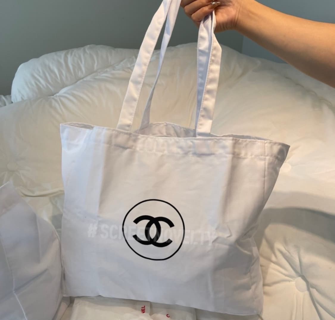 샤넬 뷰티 빅 에코백 화이트   상품이미지8