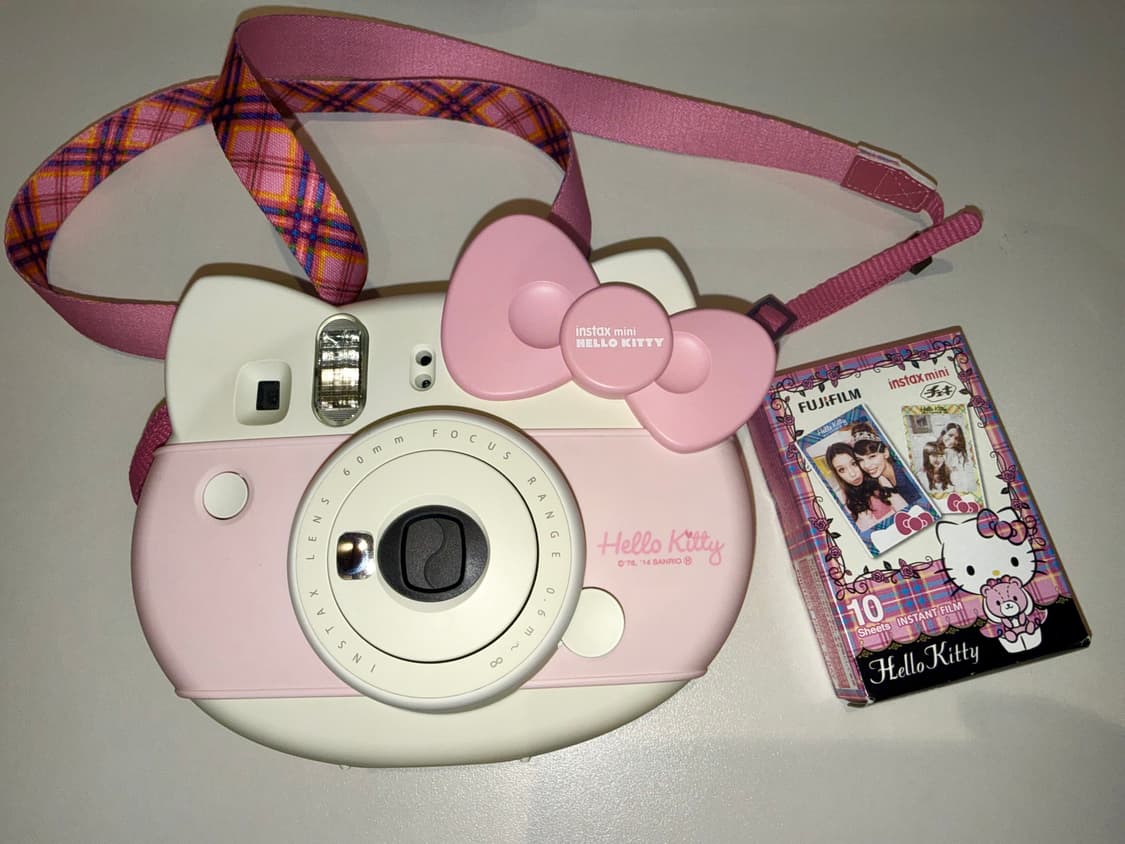 후지필름 인스탁스 헬로키티 카메라 40주년 한정판 상품이미지1
