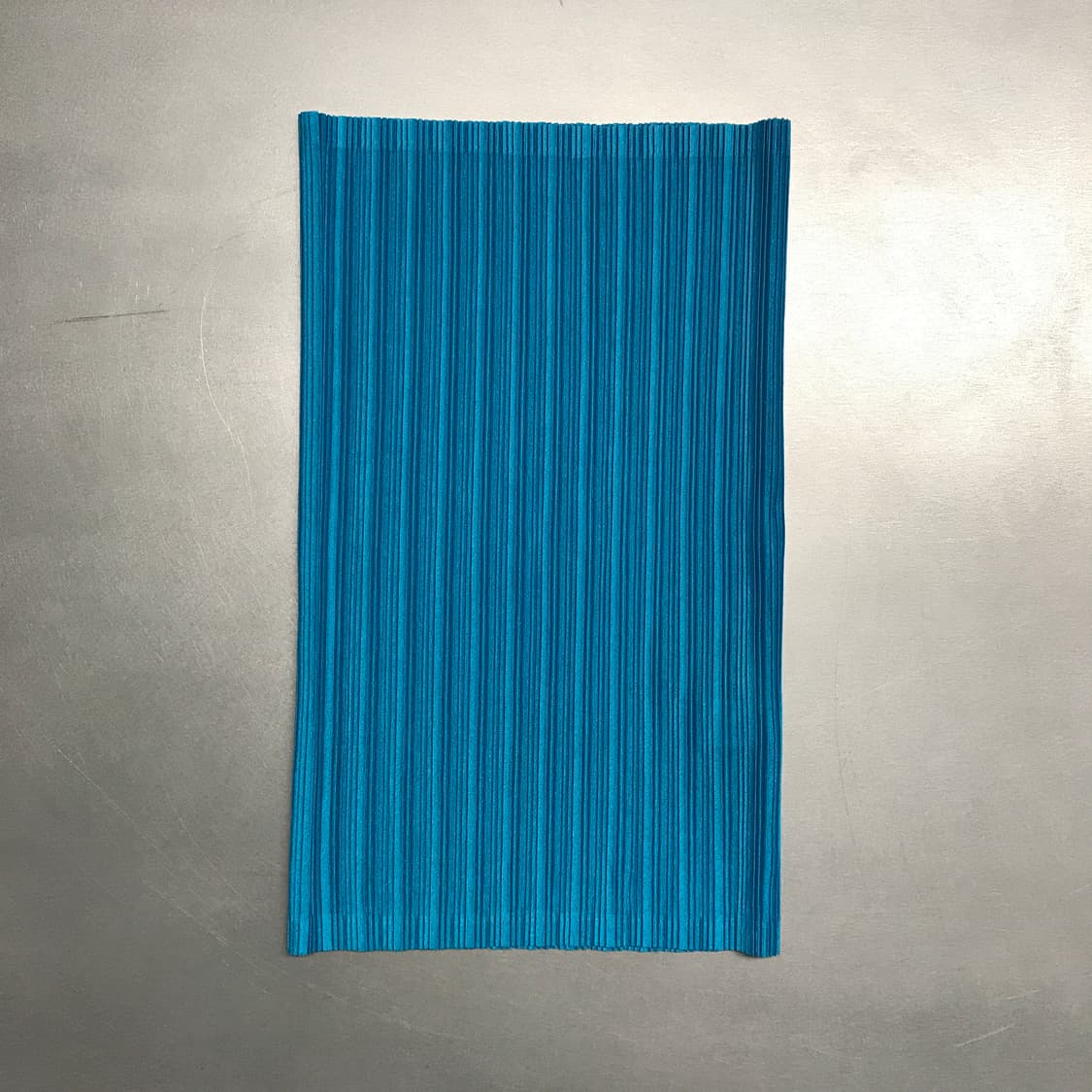 이세이 미야케 플리츠 플리즈 넥워머 코발트블루 상품이미지2