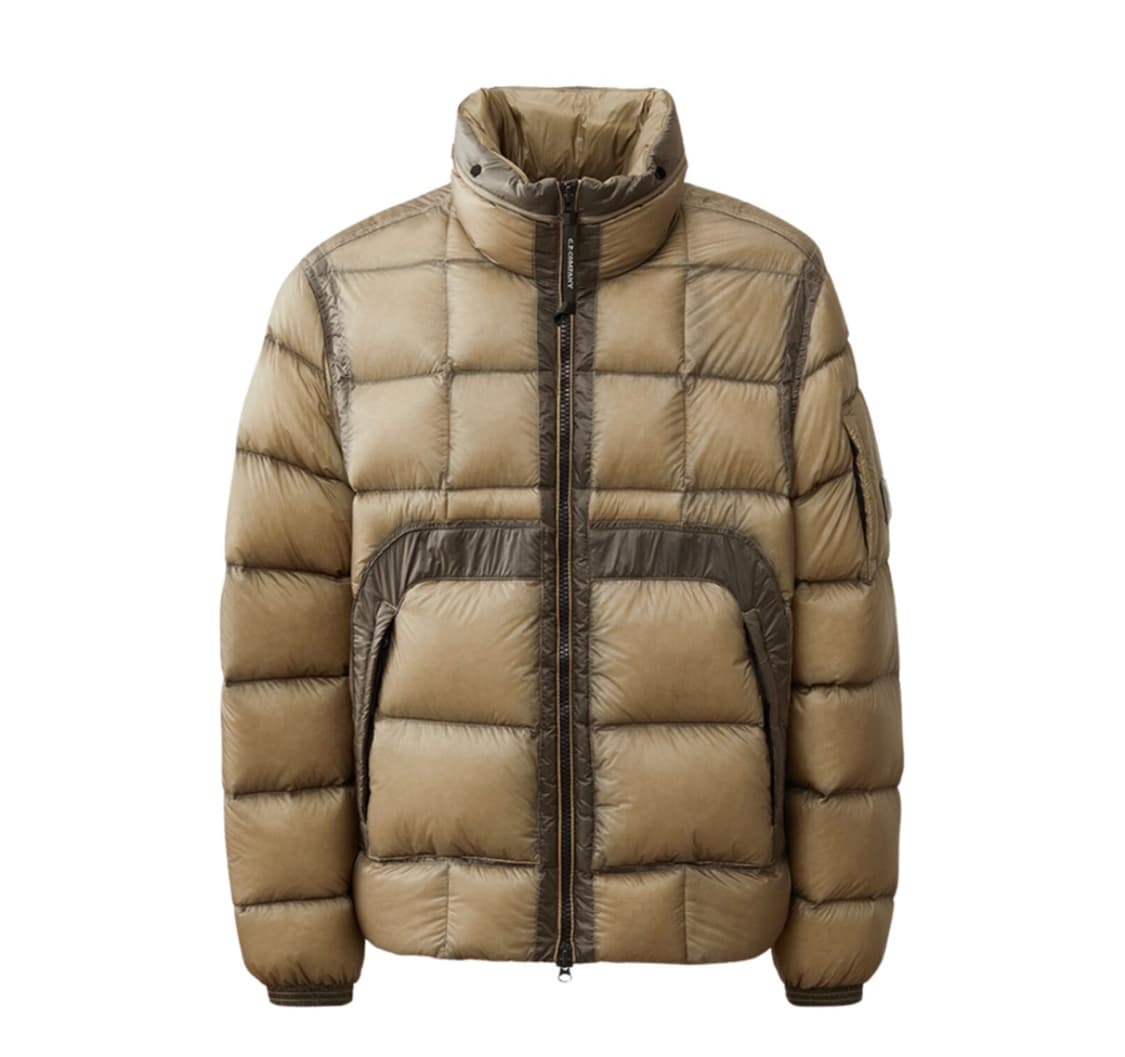 CP컴퍼니 dd쉘 24fw 패딩 구합니다 연락주세요! 상품이미지1