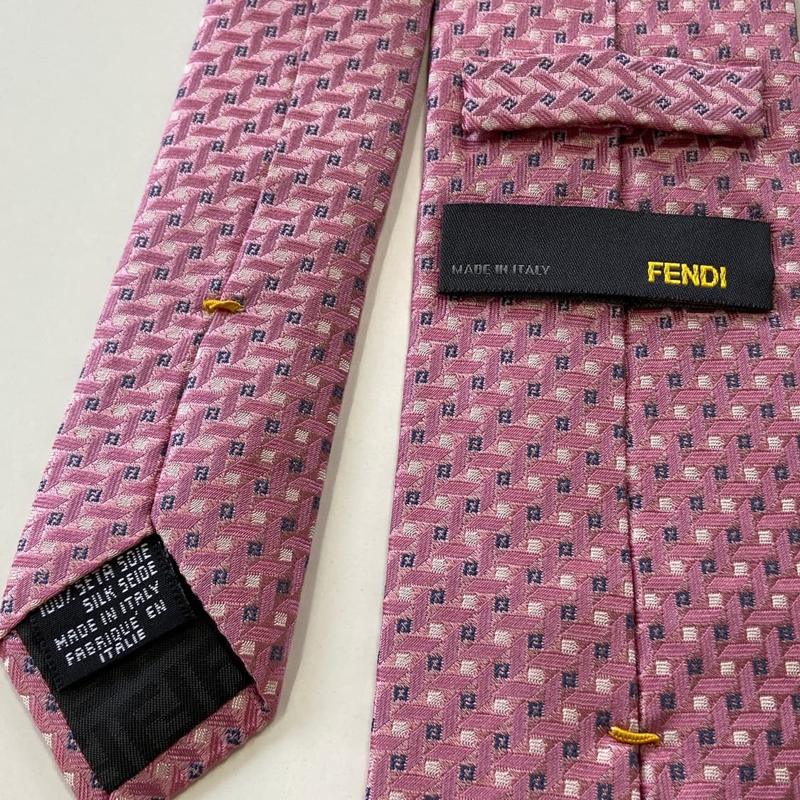 신형라벨 펜디 (FENDI) FF모노그램 정품 명품 넥타이 8.2cm 상품이미지5