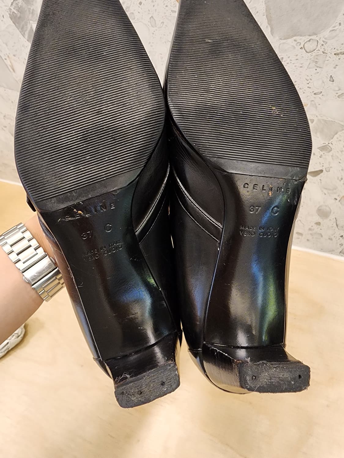 셀린느 은장 블랙 레더 펌프스 37C 상품이미지5