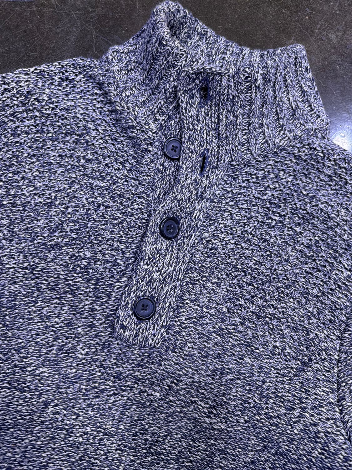 바나나리퍼블릭 하프넥 버튼 헤비 니트 스웨터 그레이 S 상품이미지5