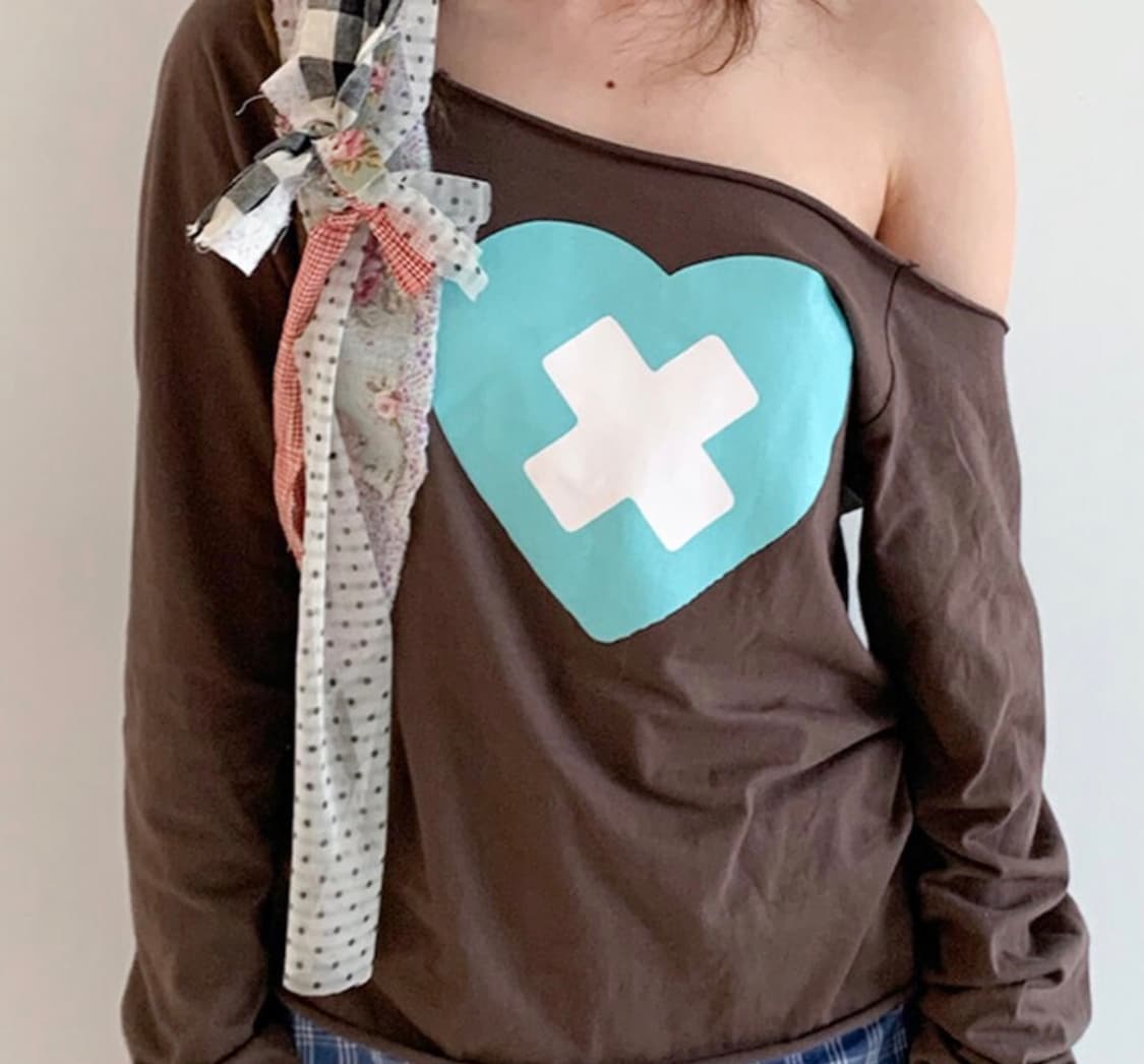 샵페어리 cherish heart cut off t-shirt brown 상품이미지1