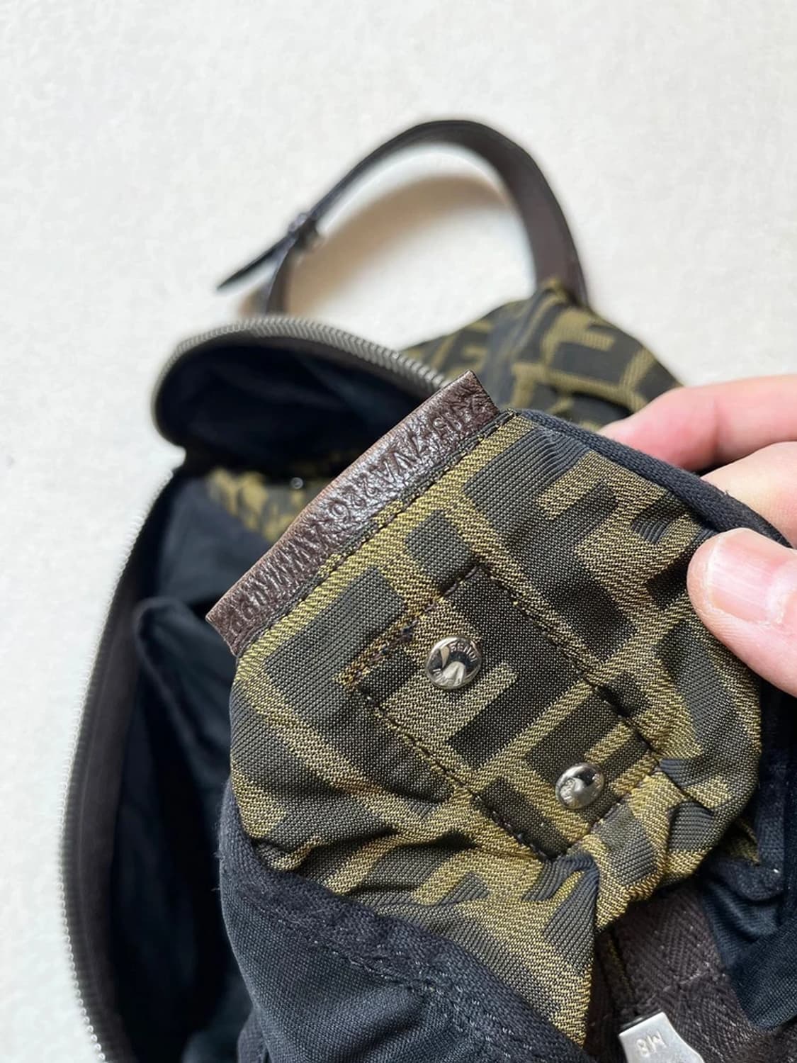 펜디 FENDI 90's 주카 패턴 크로스백 Q1260 상품이미지9