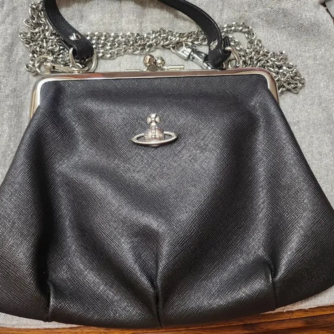 비비안웨스트우드 블랙 체인 숄더백 상품이미지1