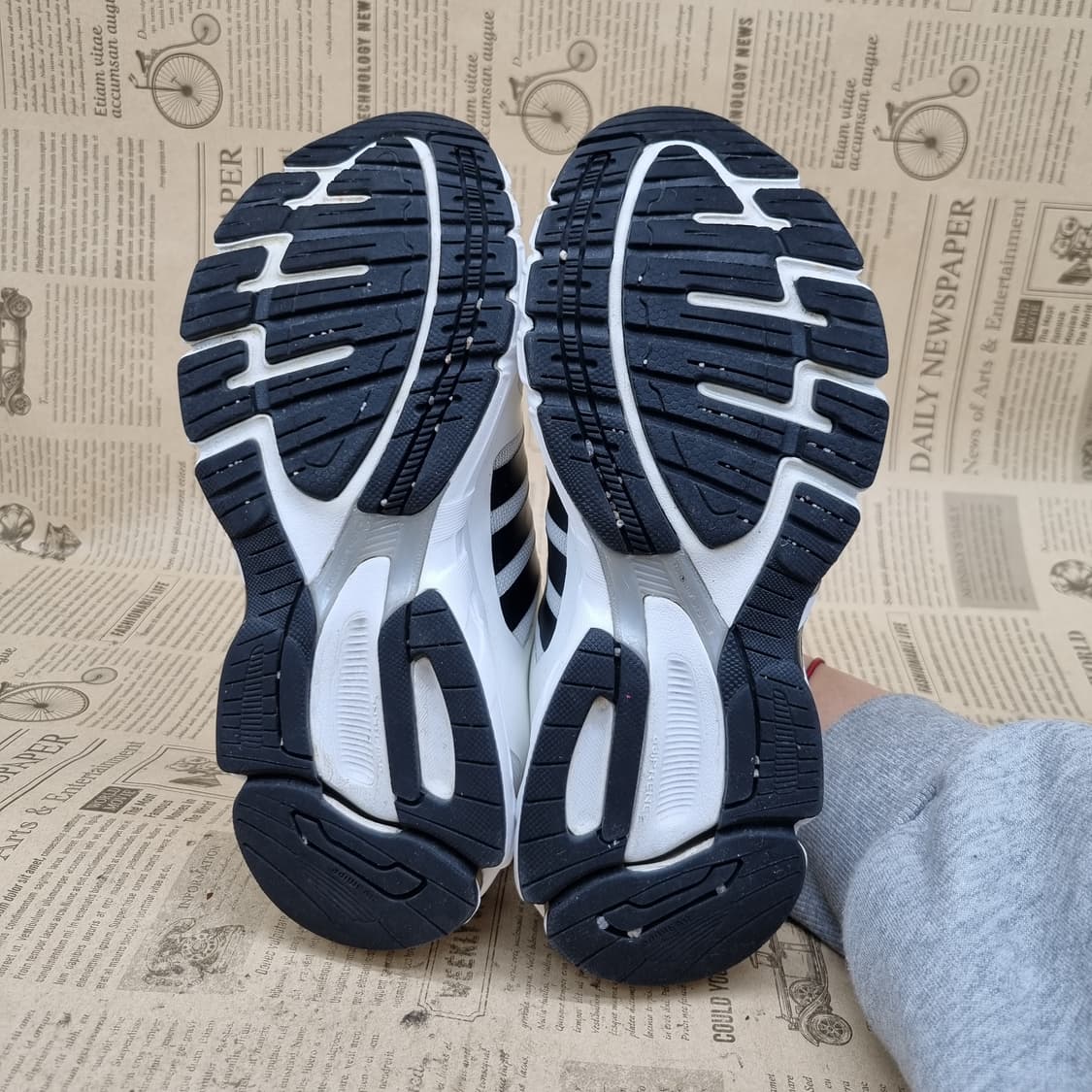 아디다스 이큅먼트10 운동화220 상품이미지3