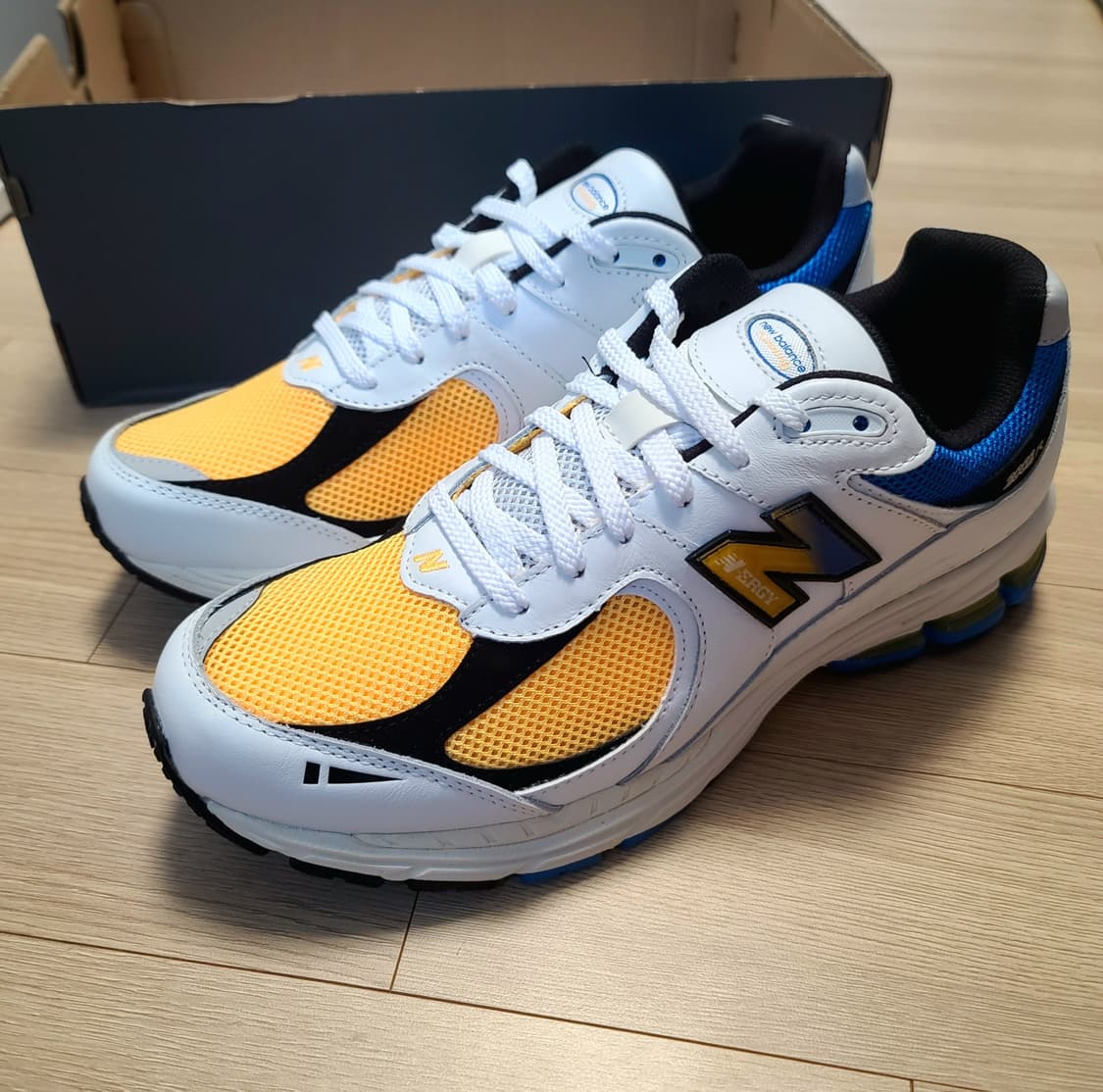 290 새제품 뉴발란스 2002R 화이트 남자 신발 운동화 285 295 상품이미지3