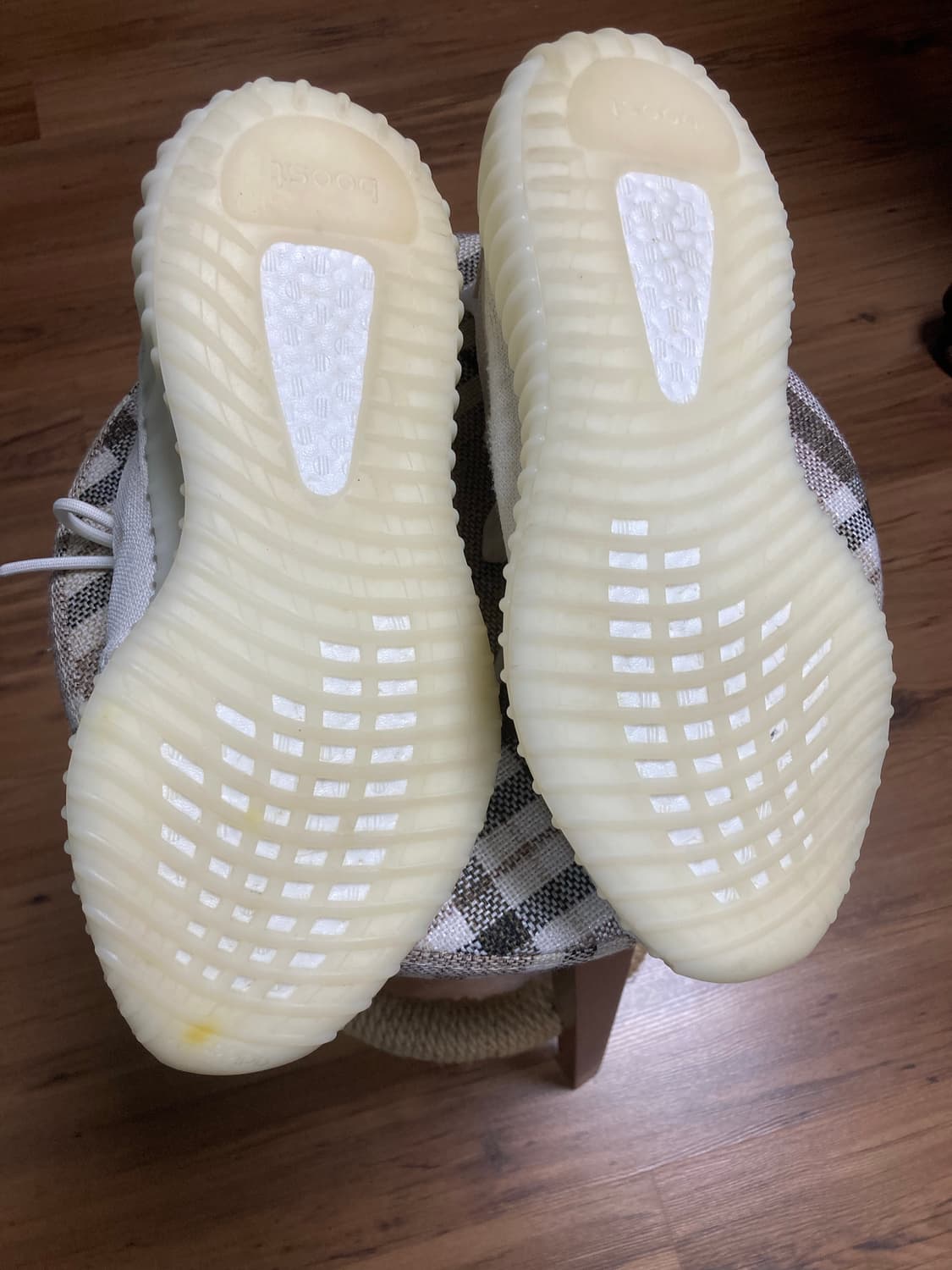 아디다스 이지부스트 350V2 크림화이트 상품이미지3