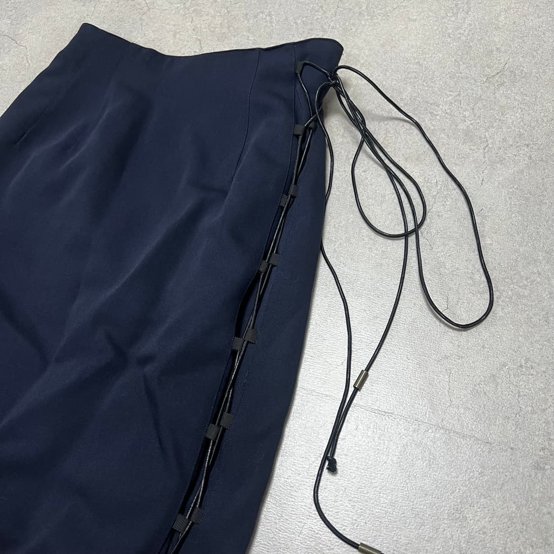 크로스 스트랩 미디 스커트 상품이미지5