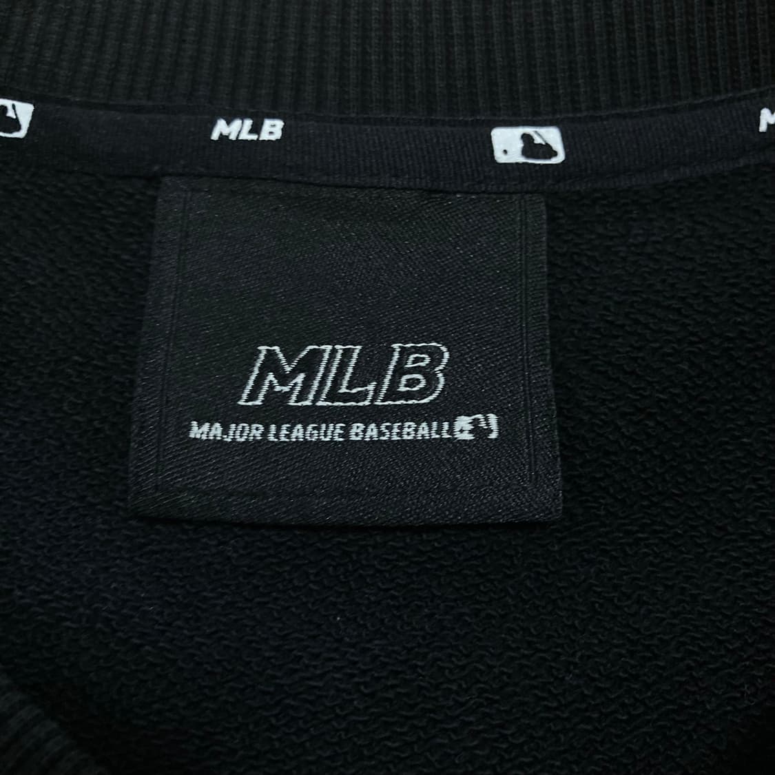 MLB 뉴욕양키스 빅로고 블랙 맨투맨 상품이미지4