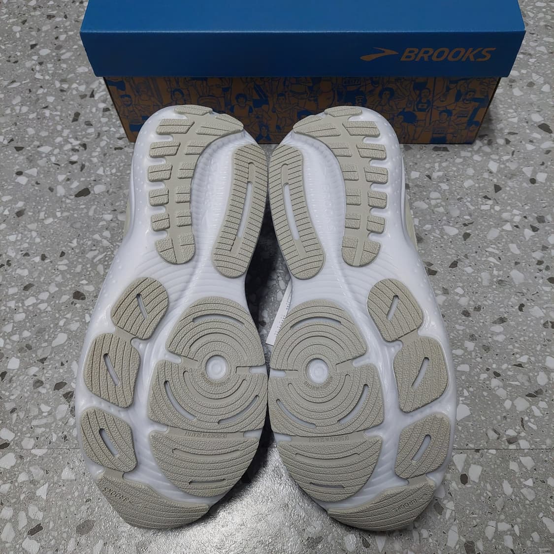 브룩스 여성 런닝화 빅사이즈 250 255 260 균일가 왕발 상품이미지9