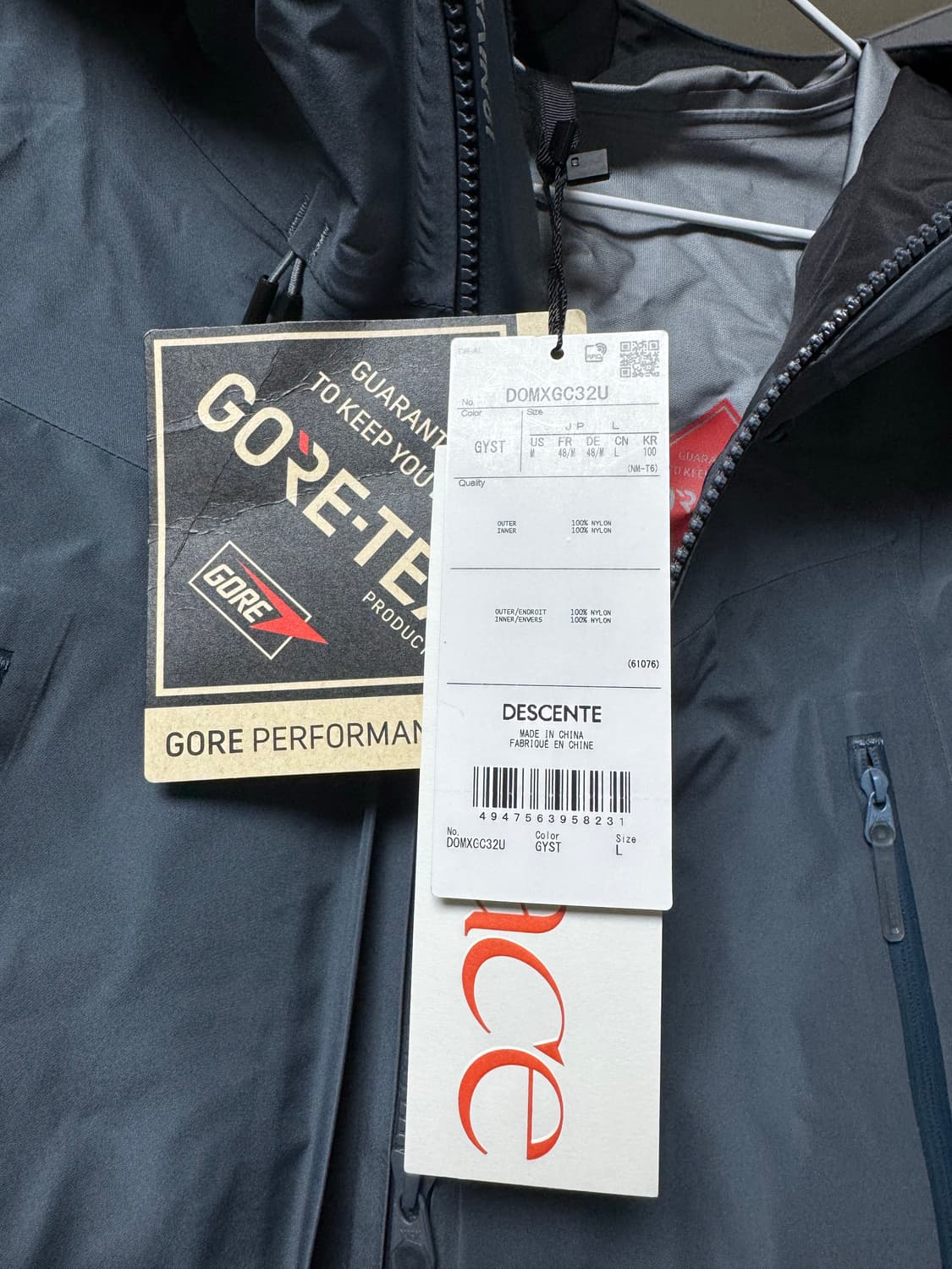 데상트 얼터레인81 고어텍스 3L 쉘자켓 라지 상품이미지4