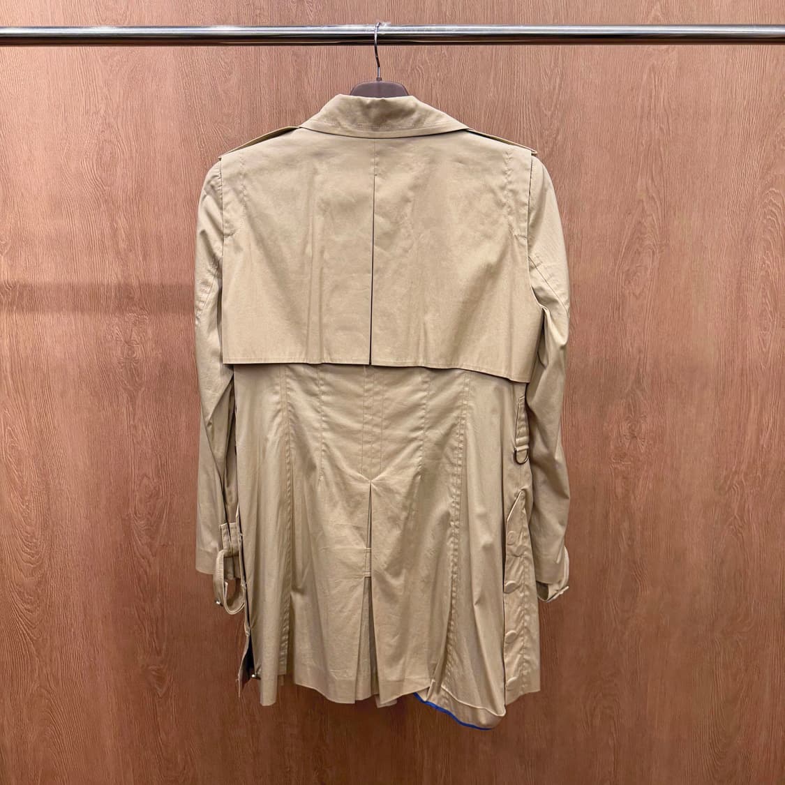 타임 트렌치 코트 더블 브레스티드 소매 스트랩 디테일 레귤러핏 베이지 상품이미지4