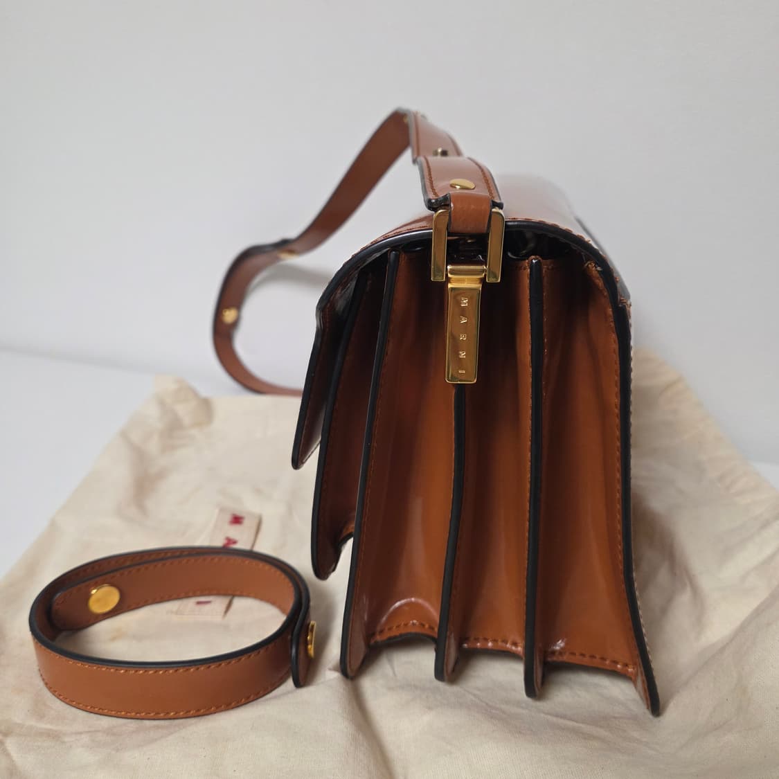 MARNI 마르니 정품 트렁크백 미듐 금장 숄더백 크로스백 상품이미지5