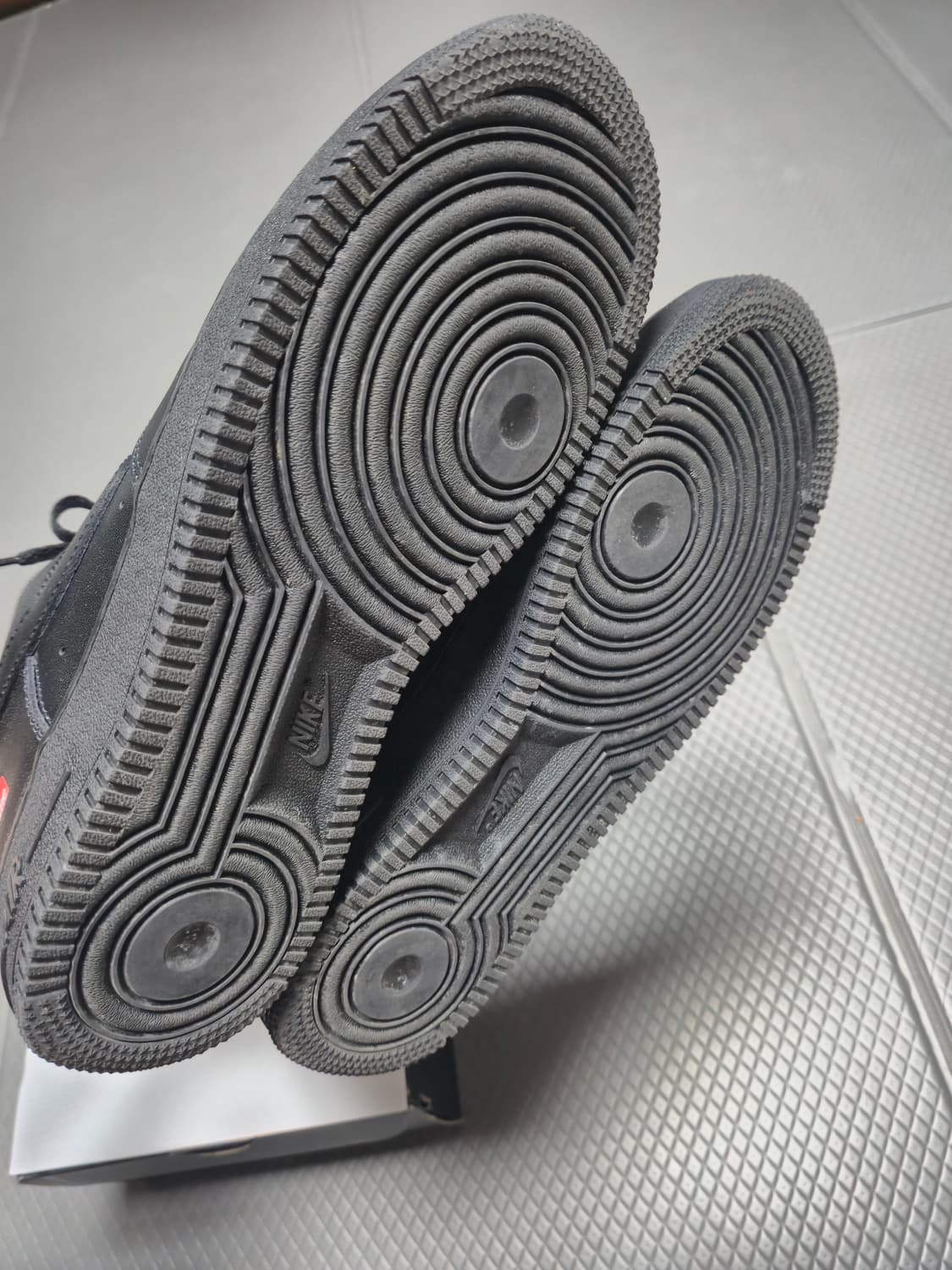 슈프림 나이키 에어포스 블랙 260 상품이미지6