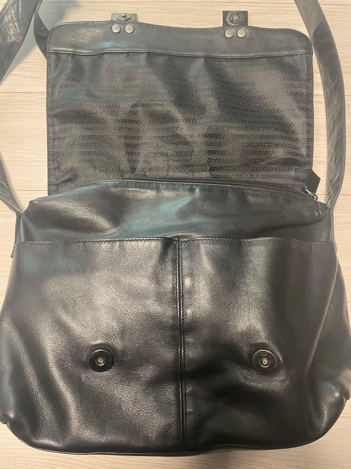 프라다 레더 메신저백 상품이미지6