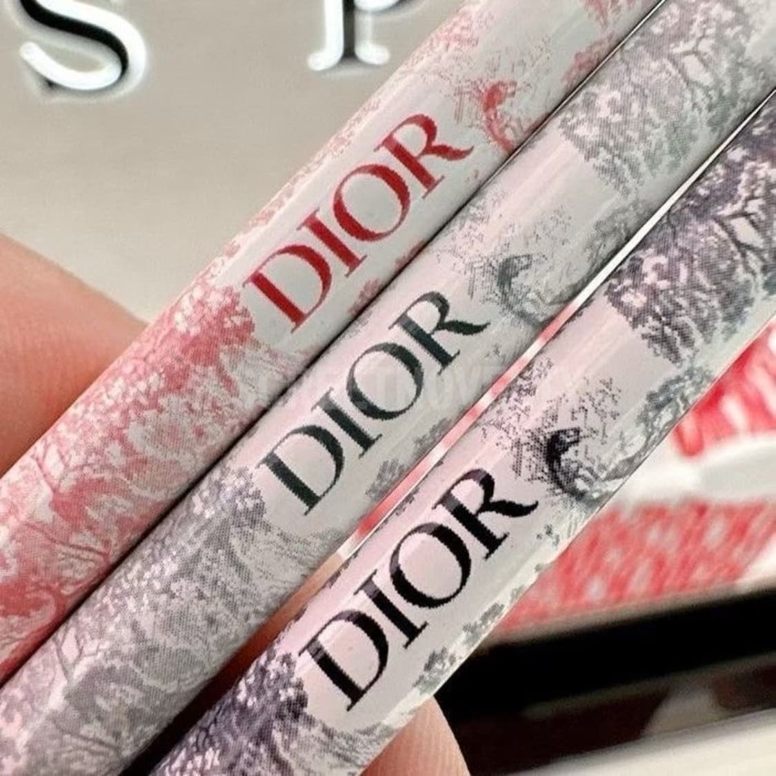 2025 디올뷰티 힌정판 메모지&색연필 세트 상품이미지8