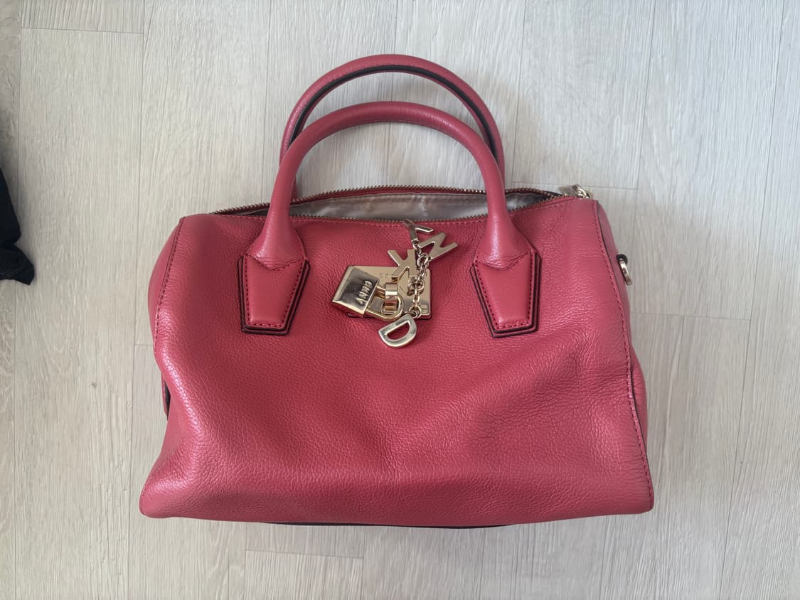 [DKNY] PAIGE 사첼백 (Dusty Rose) 상품이미지1