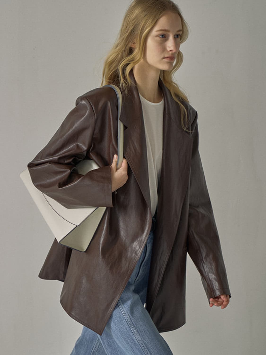 파사드패턴 오버핏 레더자켓 상품이미지1