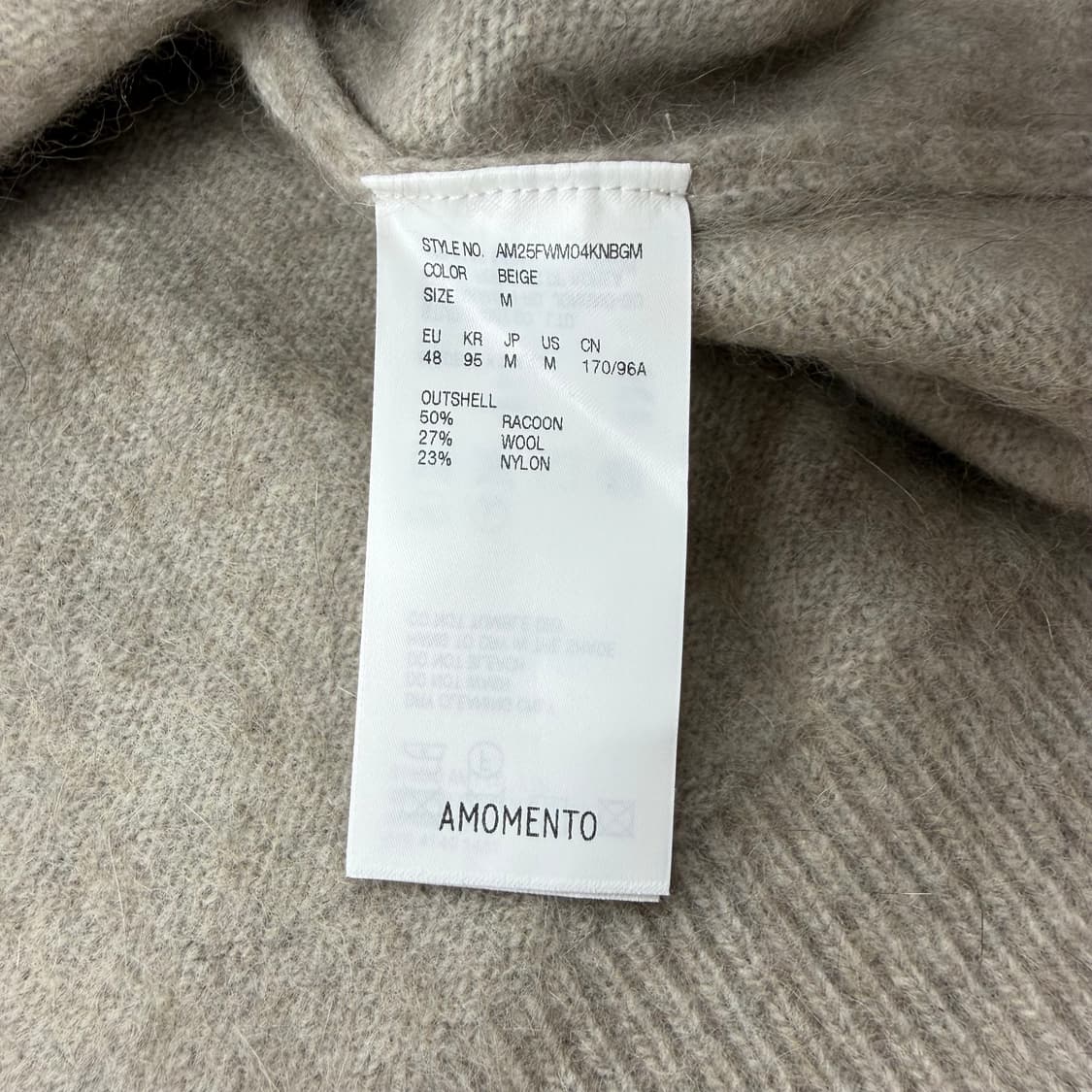 (25fw) 아모멘토 라쿤 브이넥 니트 베이지 상품이미지8