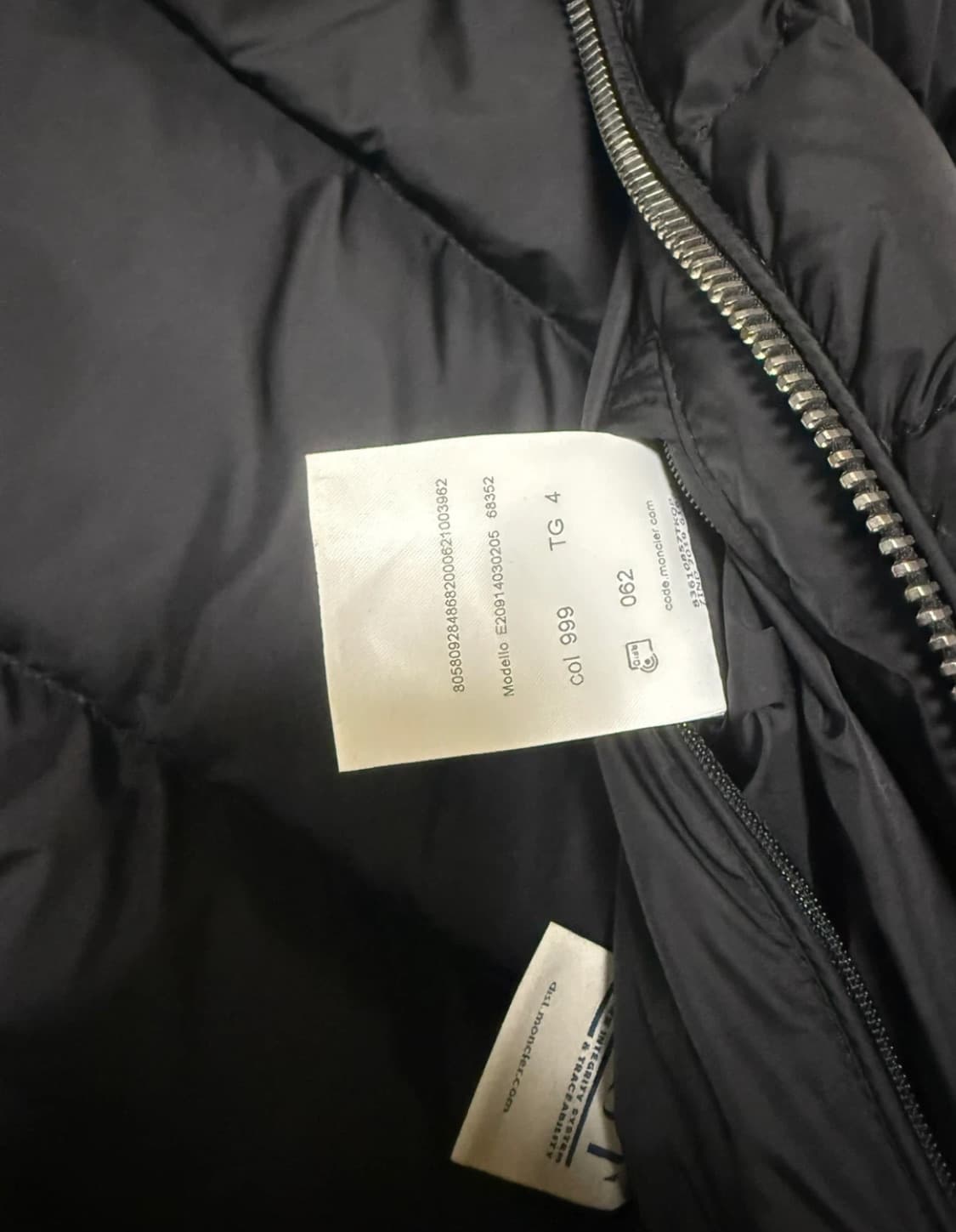 [4] 몽클레어 아미오 패딩 블랙  몽클레우 아미오트 상품이미지5