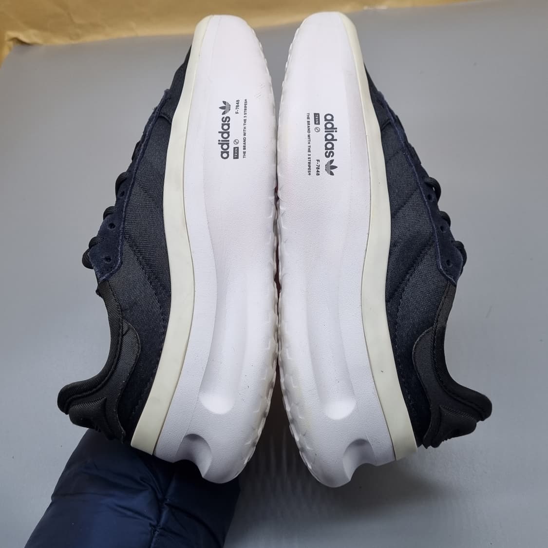 아디다스 아디폼 여성운동화240  상품이미지5