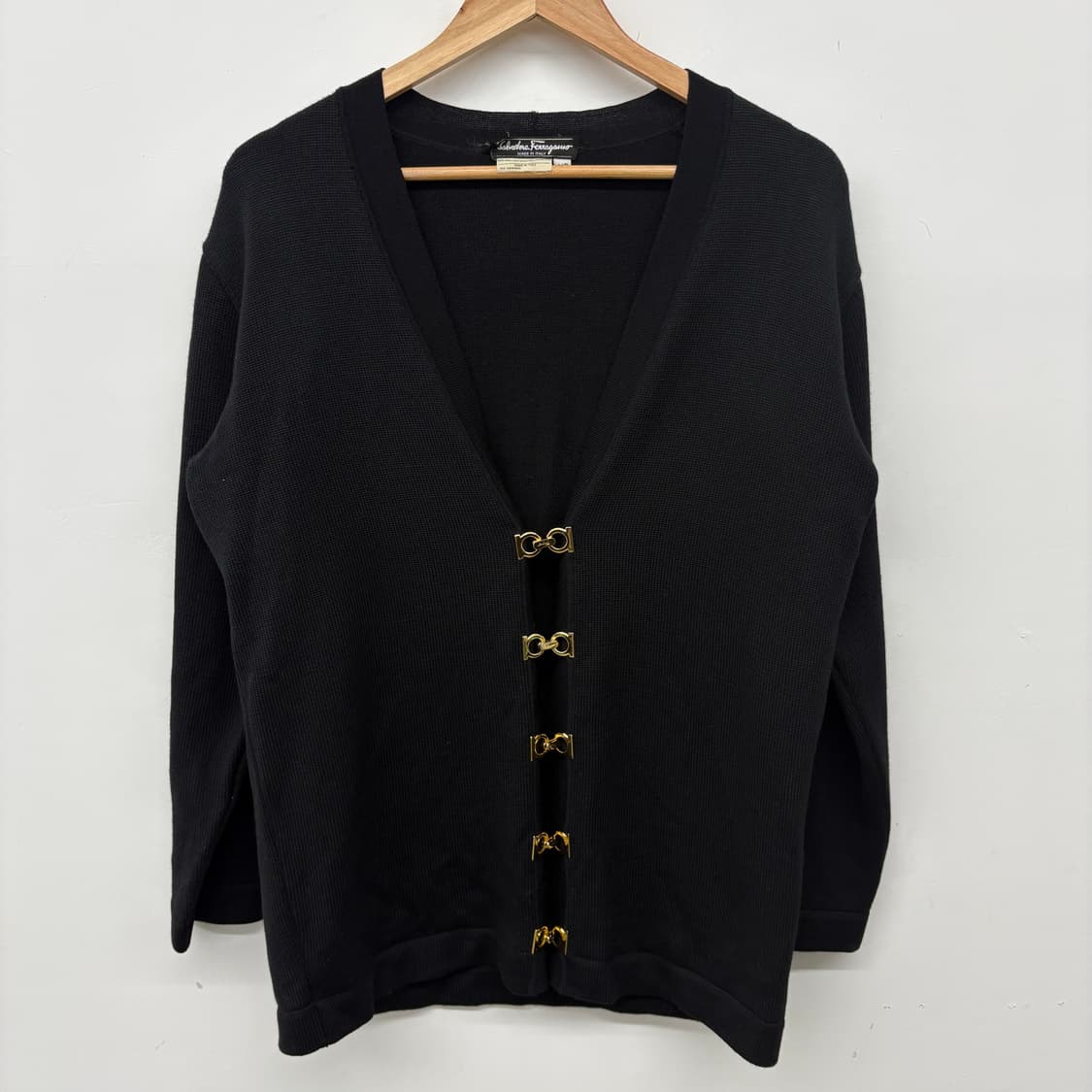 페라가모 블랙 금장 장식 가디건 여/XS 상품이미지2