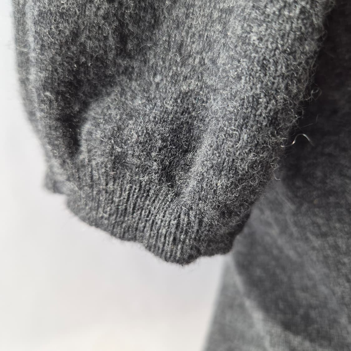 차콜그레이 캐시미어 100 반팔 니트 상품이미지7
