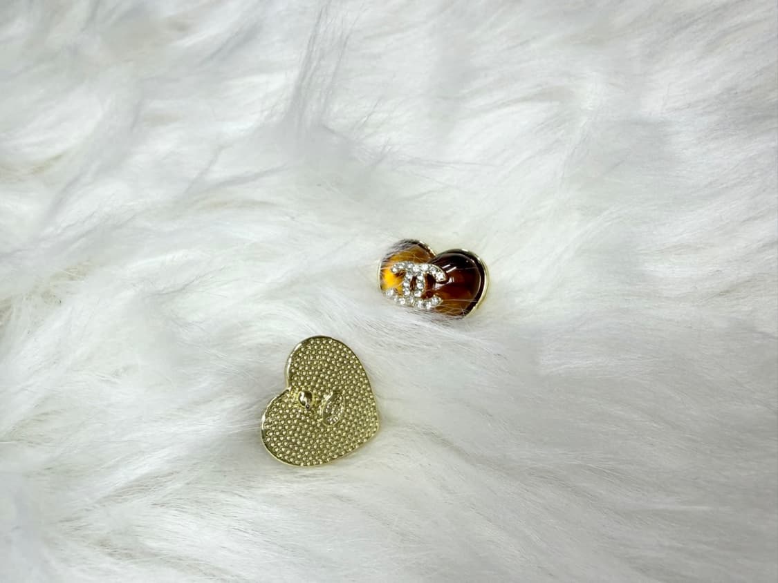 샤넬 오로라 하트 CC 포인트 이어링 상품이미지5