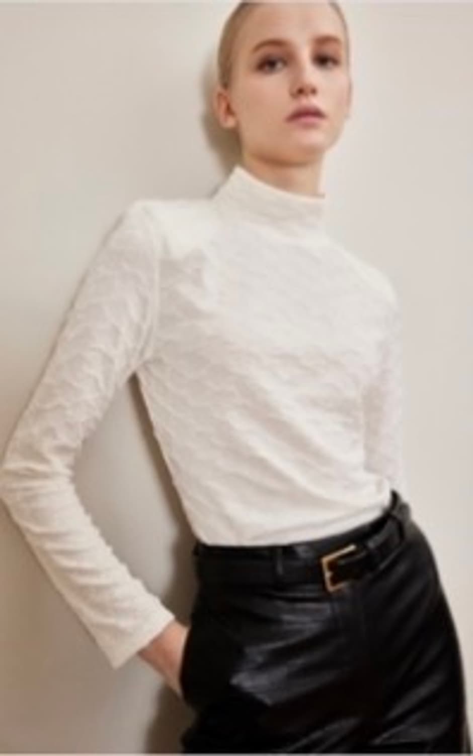 오르 레이스 하이넥 티셔츠 상품이미지1