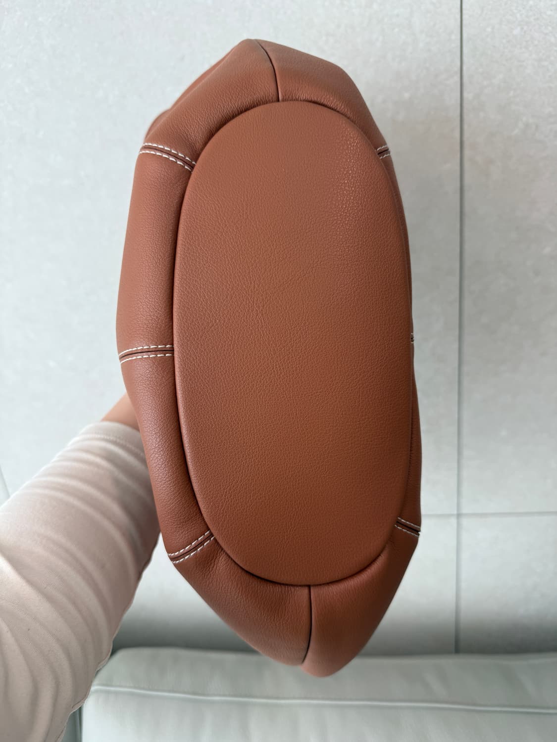 님버스 숄더백 미디움 (2번 착용/ 거의새상품) 상품이미지4