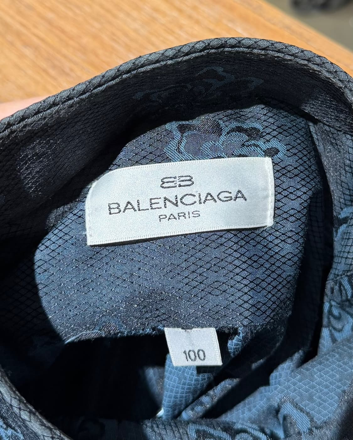 발렌시아가 네이비 플라워 롱슬리브 셔츠 상품이미지7