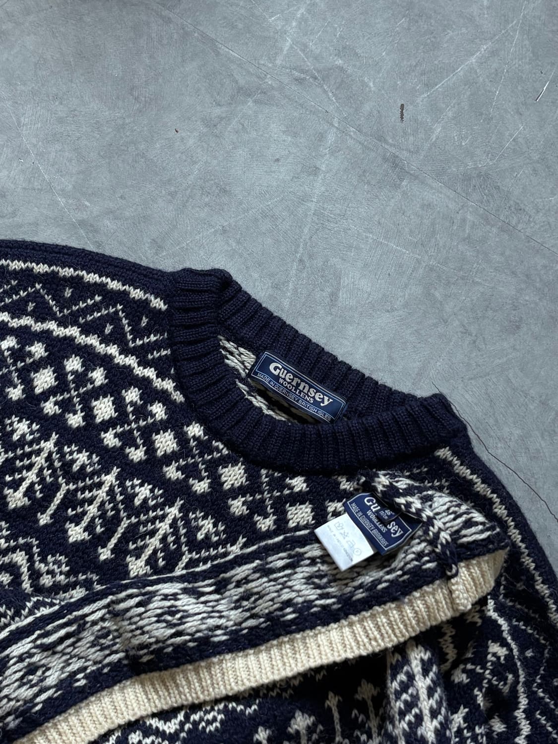 Guernsey Woollens 건지 울른스 피셔맨 노르딕 스웨터 상품이미지4