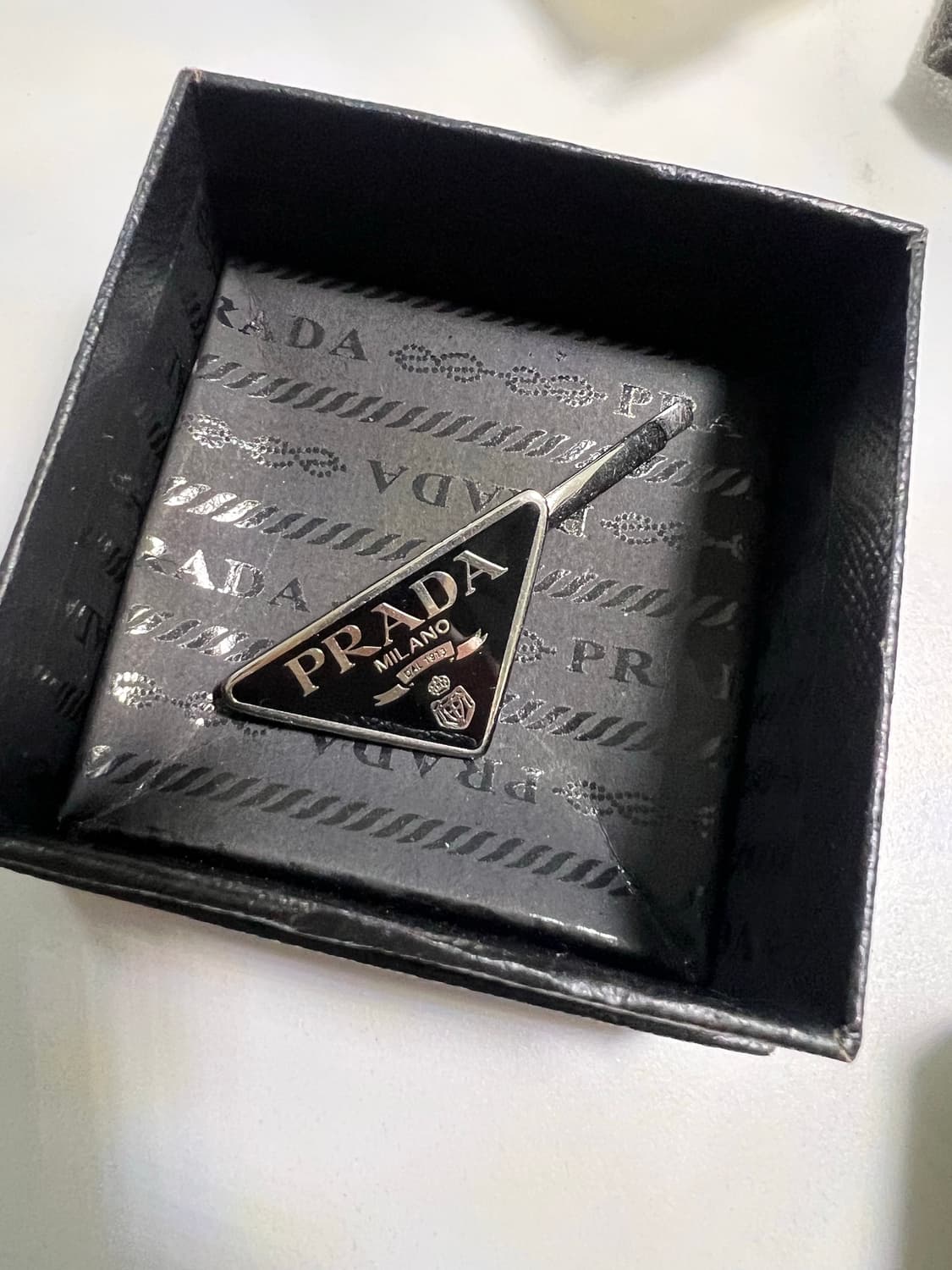 프라다 헤어핀 상품이미지2
