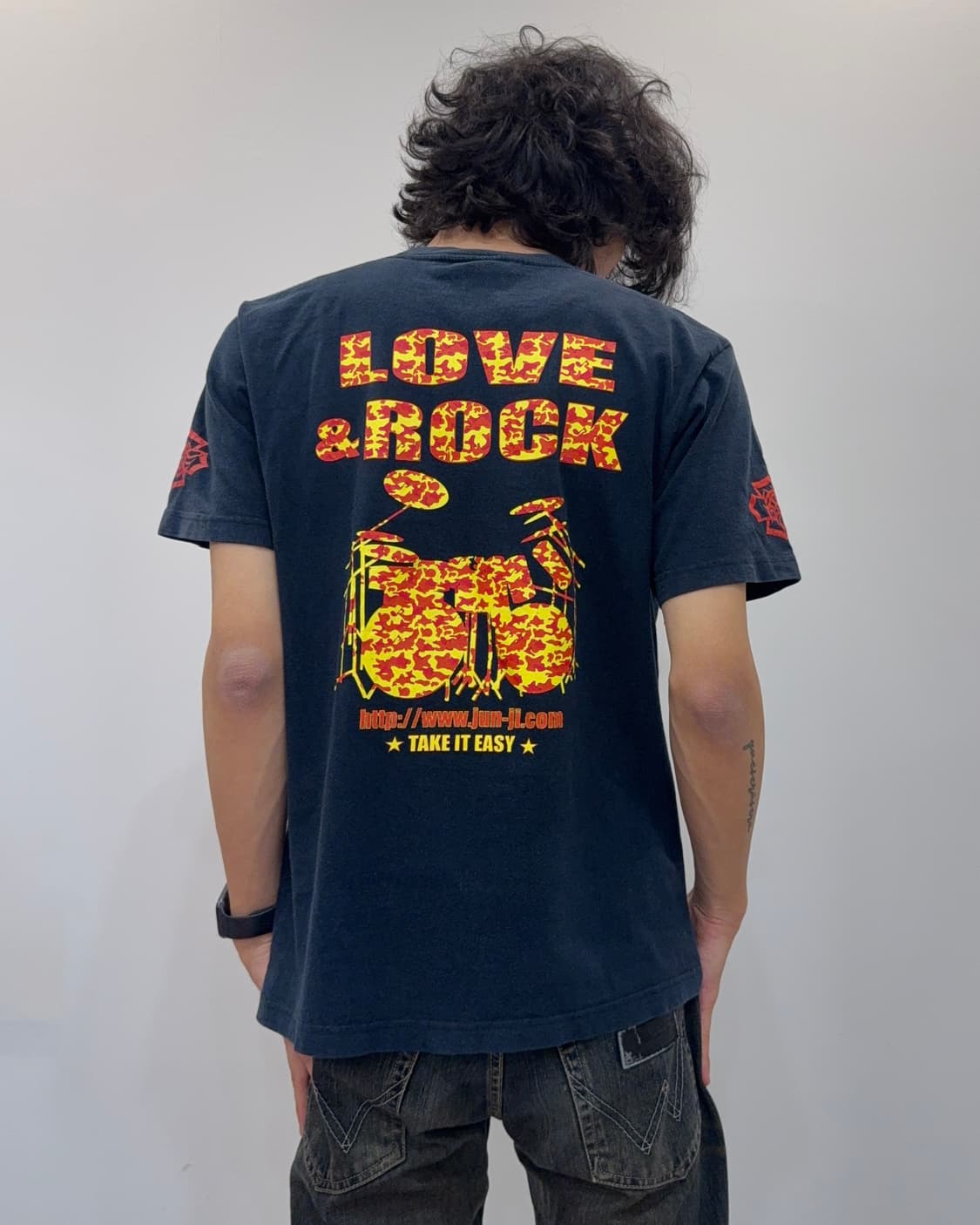 Jun-Ji Love & Rock 그래픽 반팔 티셔츠 상품이미지7