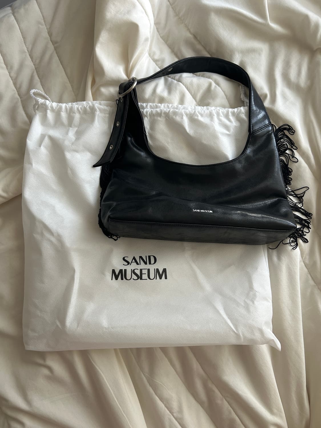 샌드뮤지엄 PONY FRINGE BAG [Black] 상품이미지1
