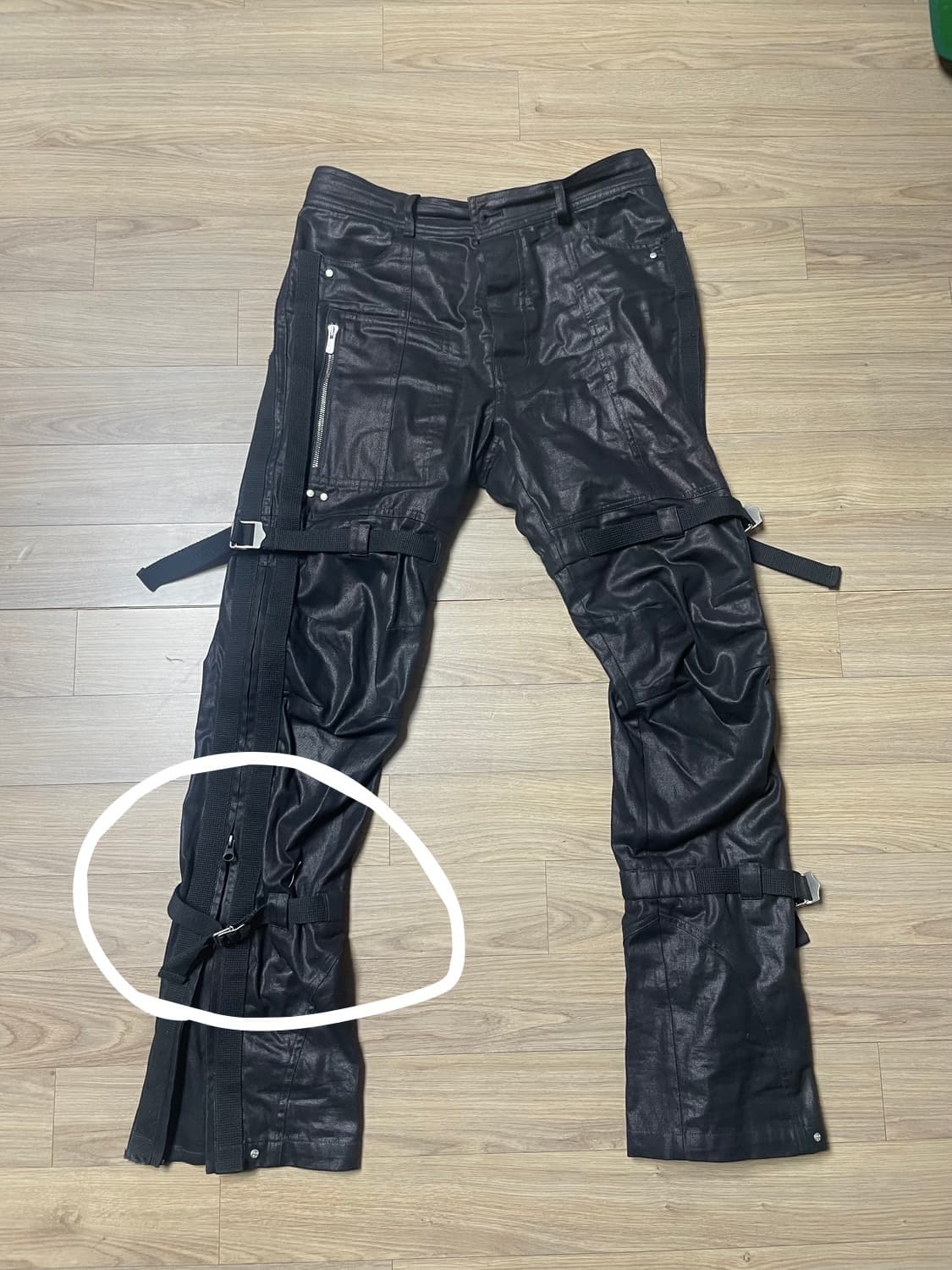 파아카이브 본디지 코팅 팬츠 급처 상품이미지2