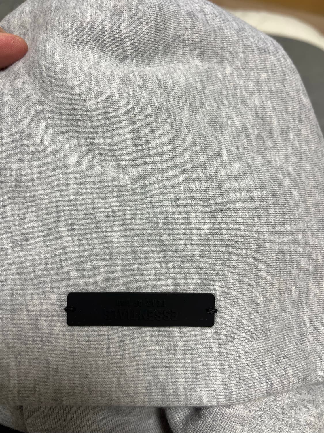 에센셜 Fear Of God 후드티 회색 24FW 상품이미지5