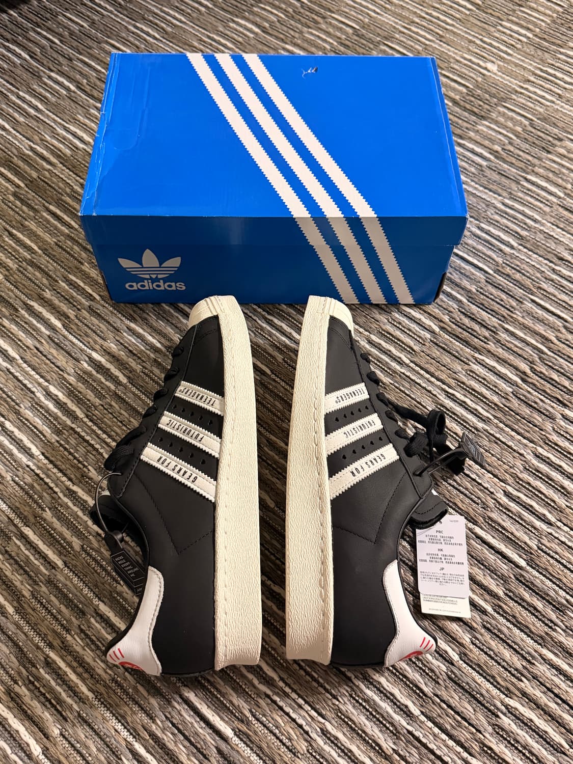 [290] 아디다스 x 휴먼 메이드 슈퍼스타 블랙 화이트 새상품 상품이미지4