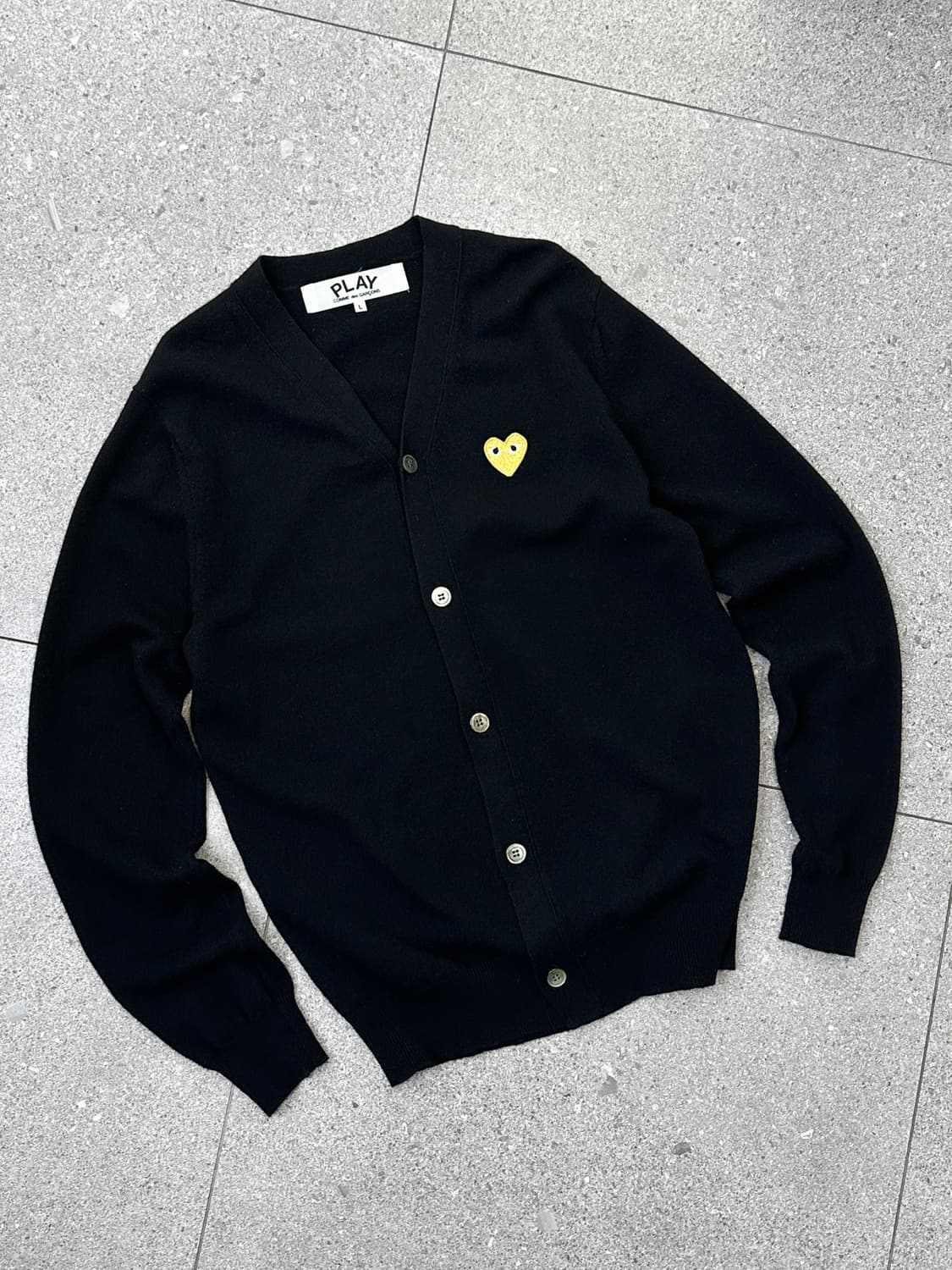 꼼데가르송 플레이 하트 와펜 울 가디건 상품이미지1