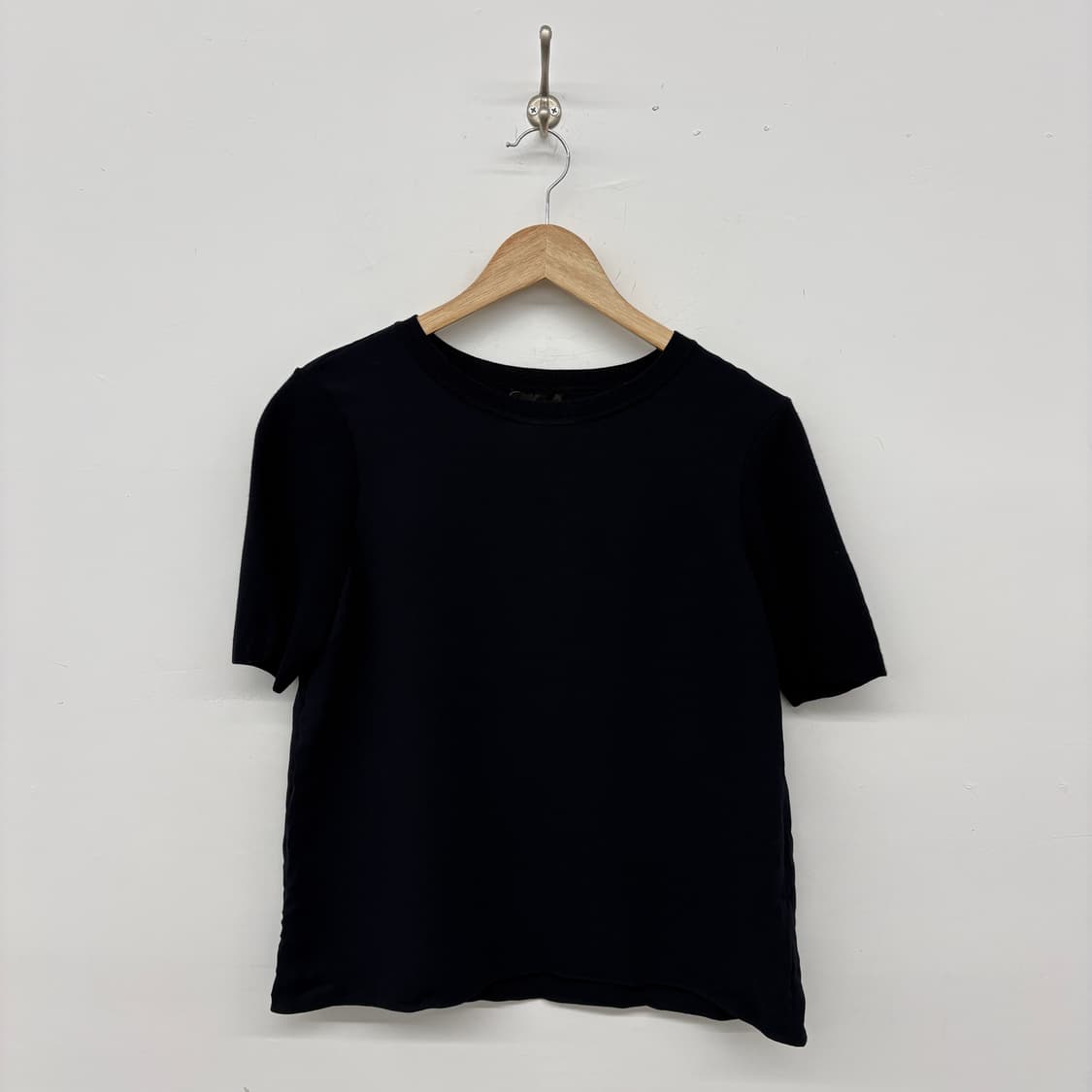 띠어리 검정색 반팔 티셔츠 여성 S 상품이미지1